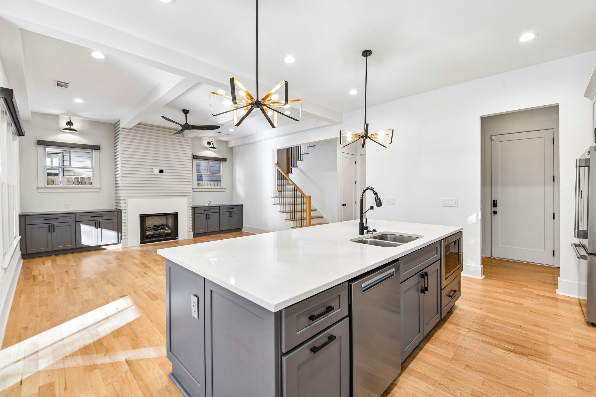 Photo 9 of 30 of 2073 Candler Road SE, Atlanta, GA