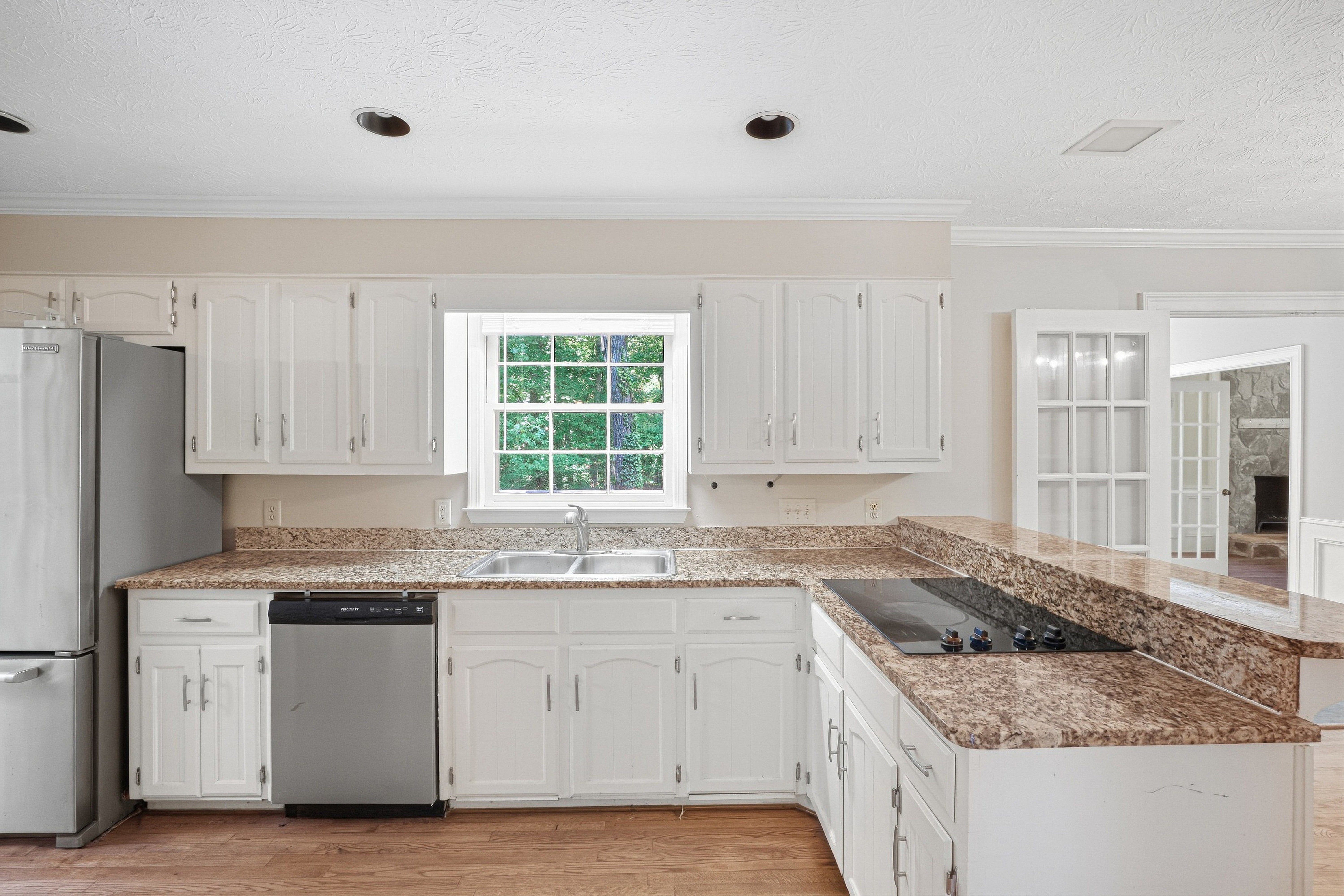 Photo 13 of 54 of 2360 Kimbrough Ct, Sandy Springs, GA