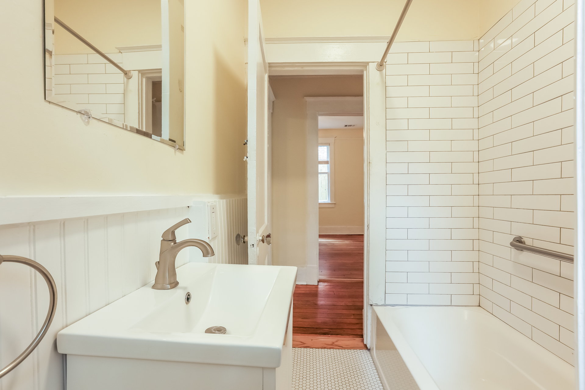 Photo 6 of 21 of 1231 E 42nd St, Savannah, GA