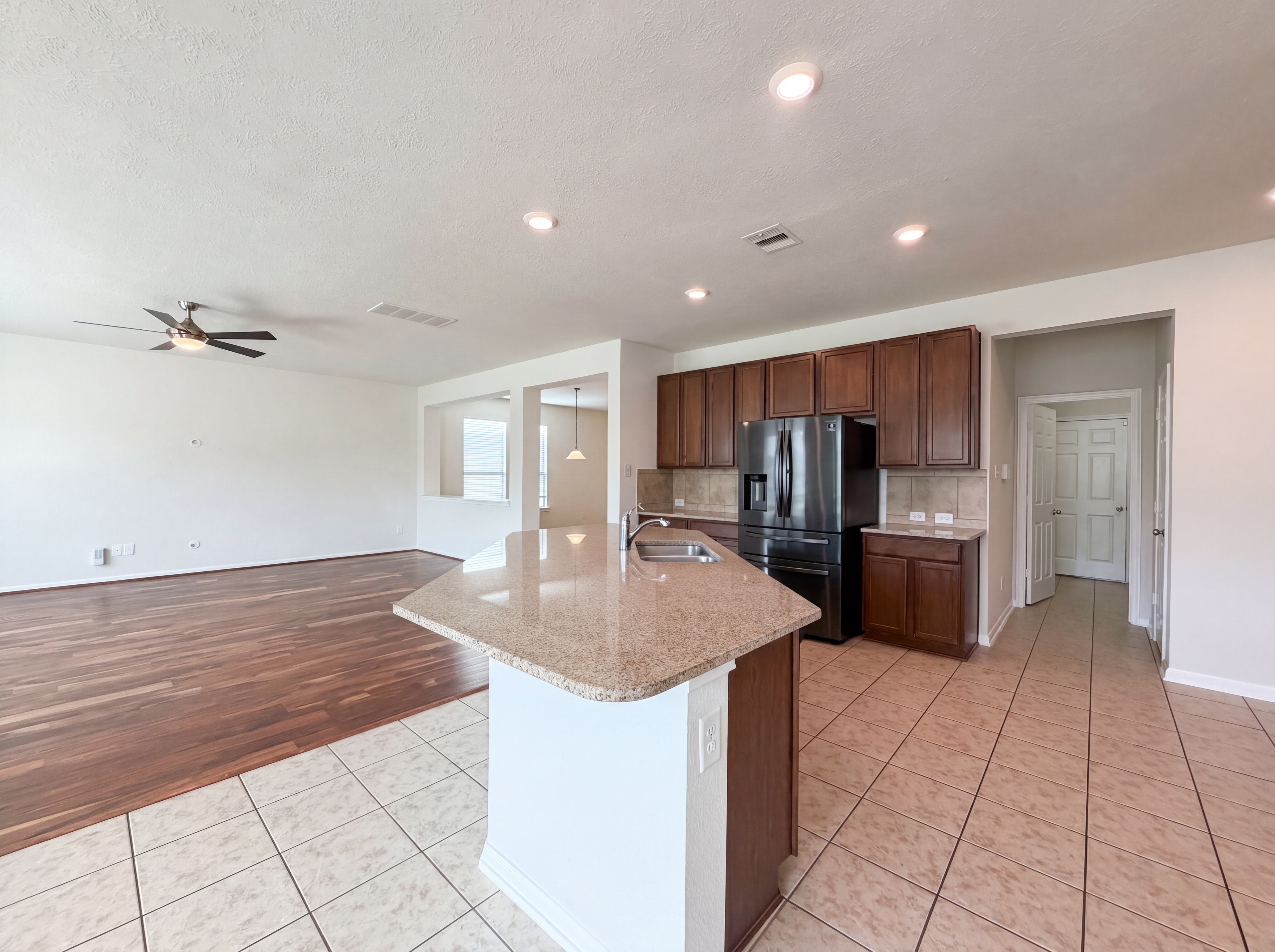 Photo 8 of 26 of 19022 Tower Rose Ct, Katy, TX