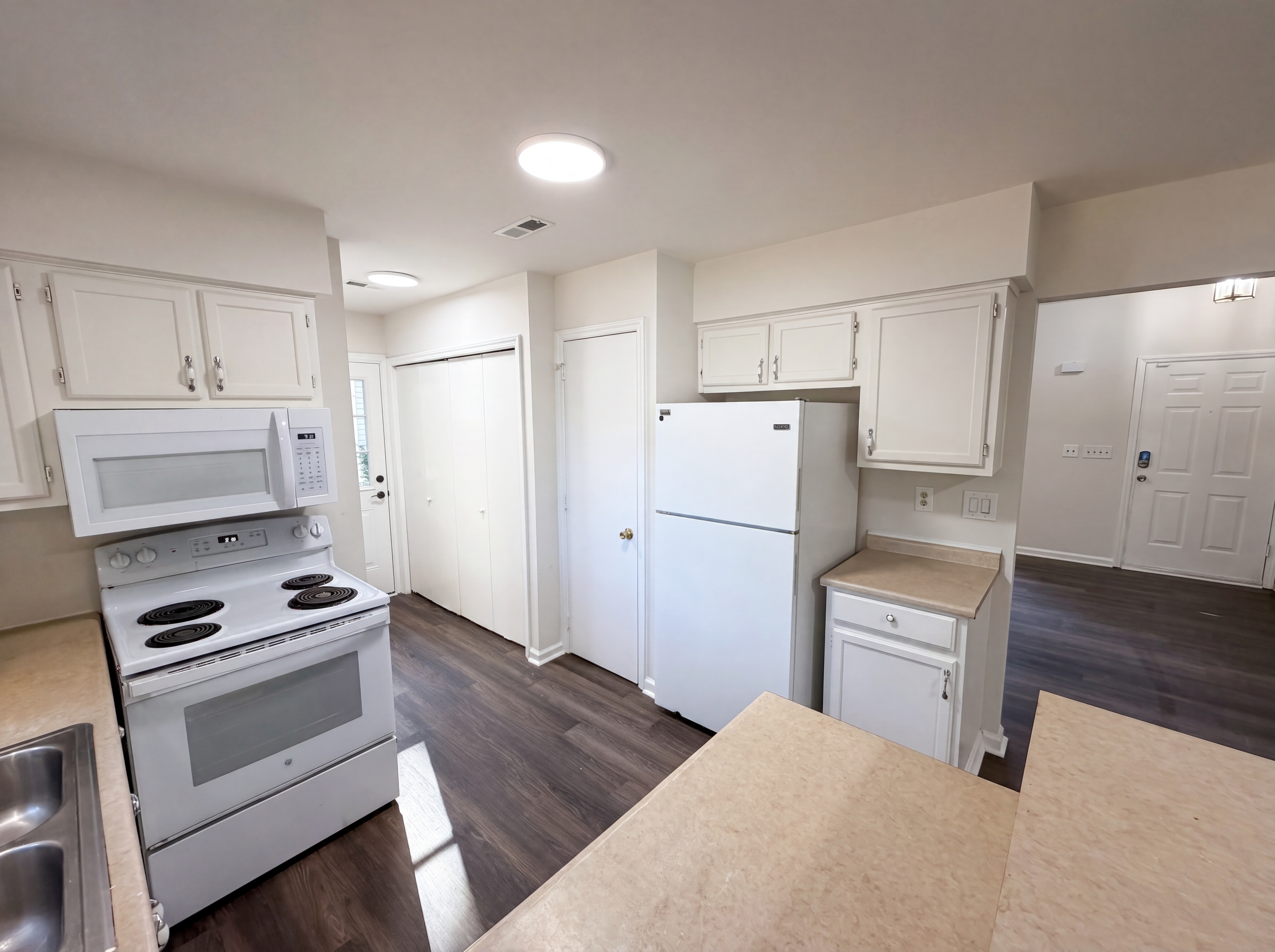 Photo 8 of 24 of 4720 Topsail Ct, Charlotte, NC
