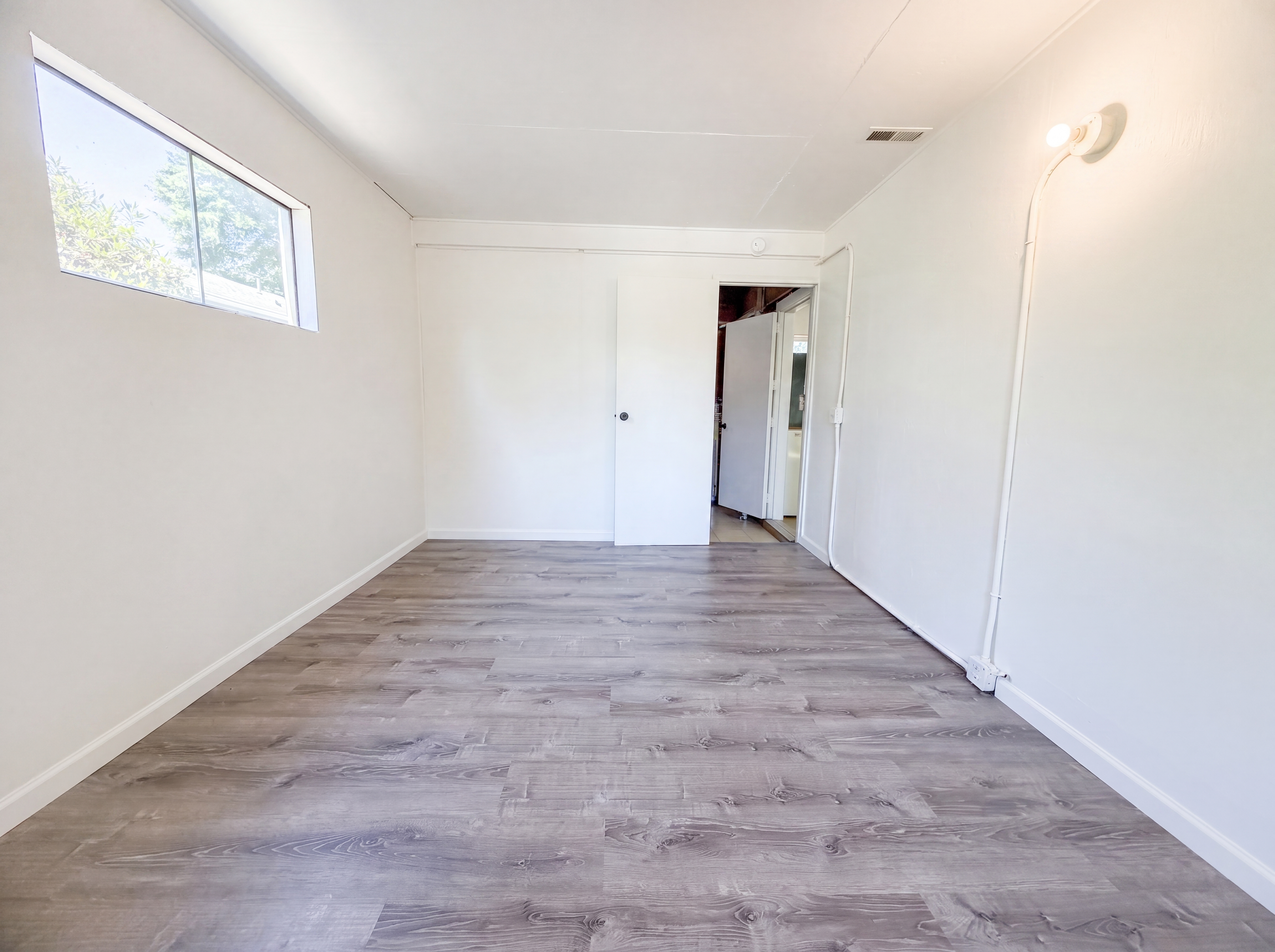 Photo 12 of 16 of 4219 SE Ellis St, Portland, OR