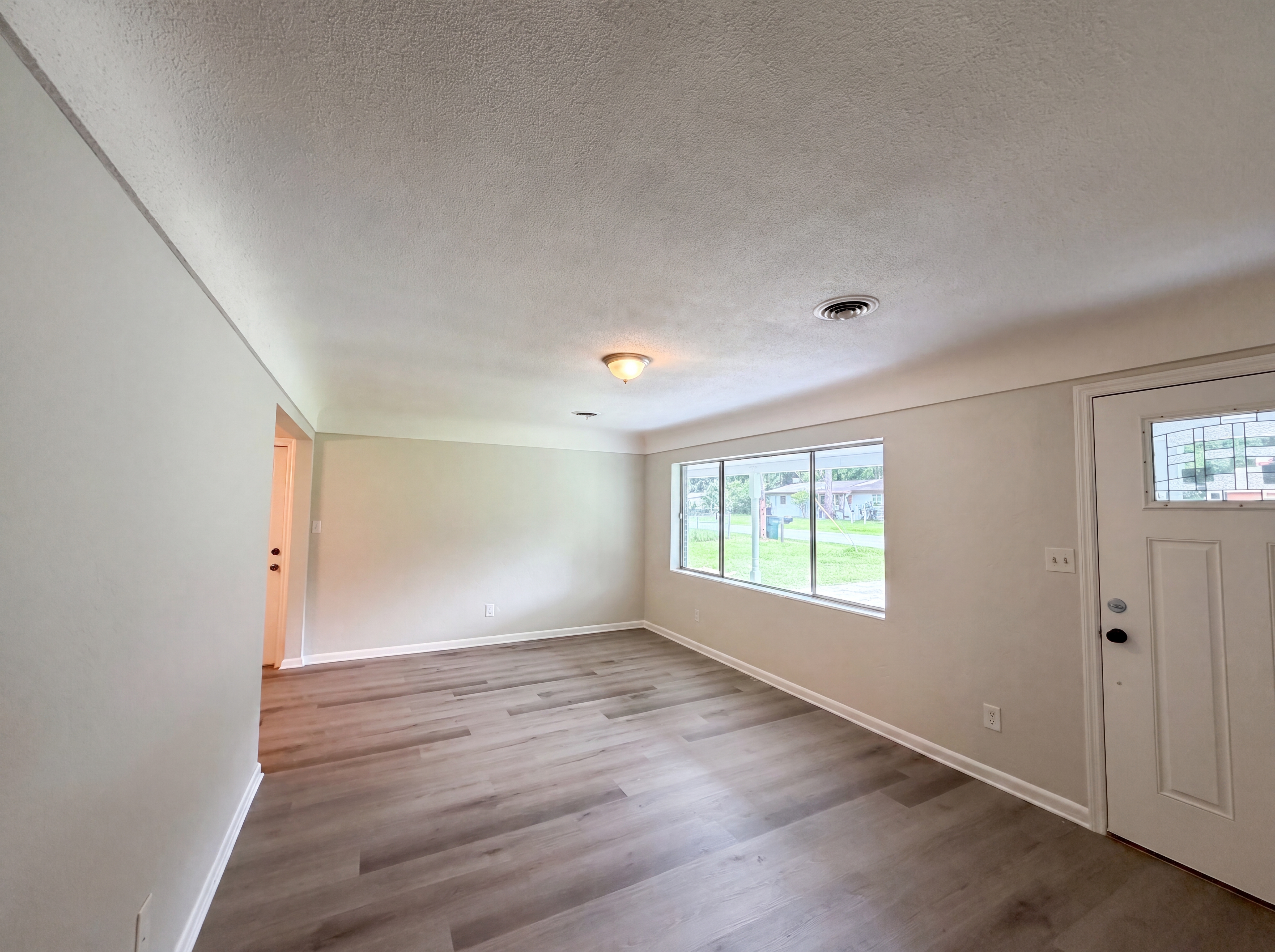 Photo 10 of 22 of 2410 NE 3rd Ave, Ocala, FL