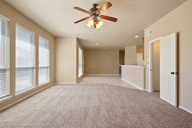 Photo 9 of 29 - 2308 Calmont Dr, Arlington, TX 76001