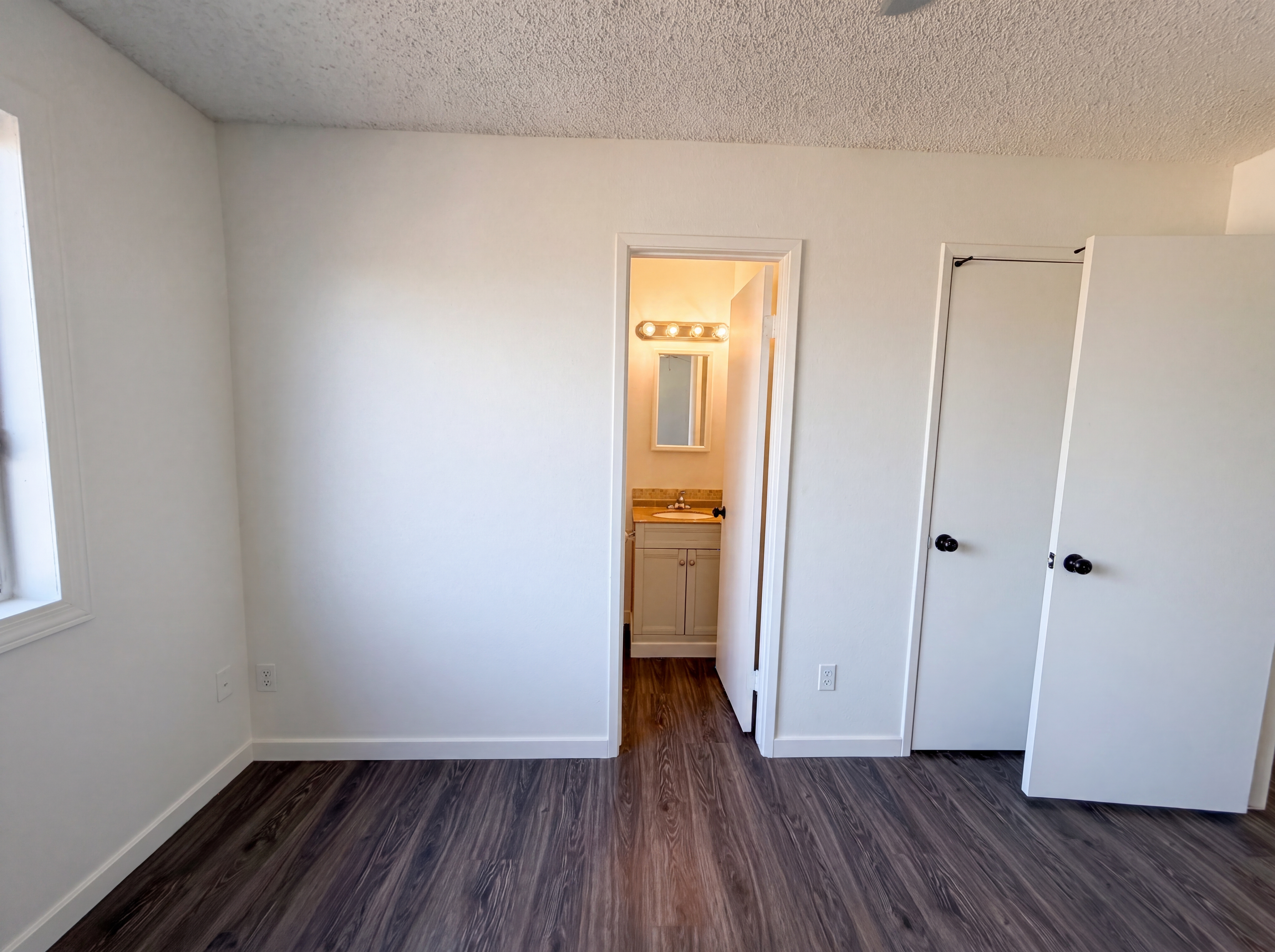 Photo 12 of 21 of 12028 N 41st Dr, Phoenix, AZ