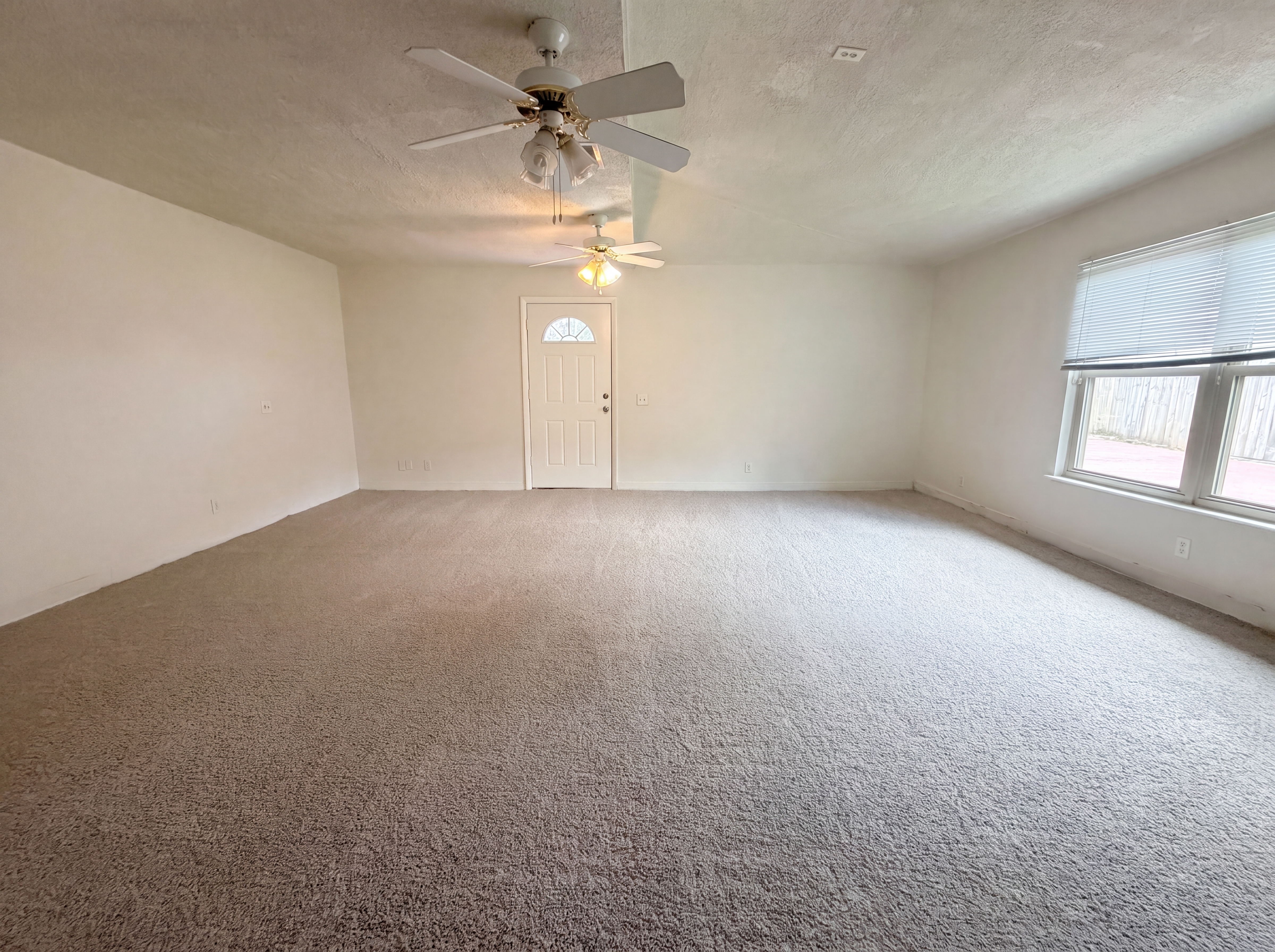 Photo 13 of 22 of 841 Chalmet Ln, Jacksonville, FL