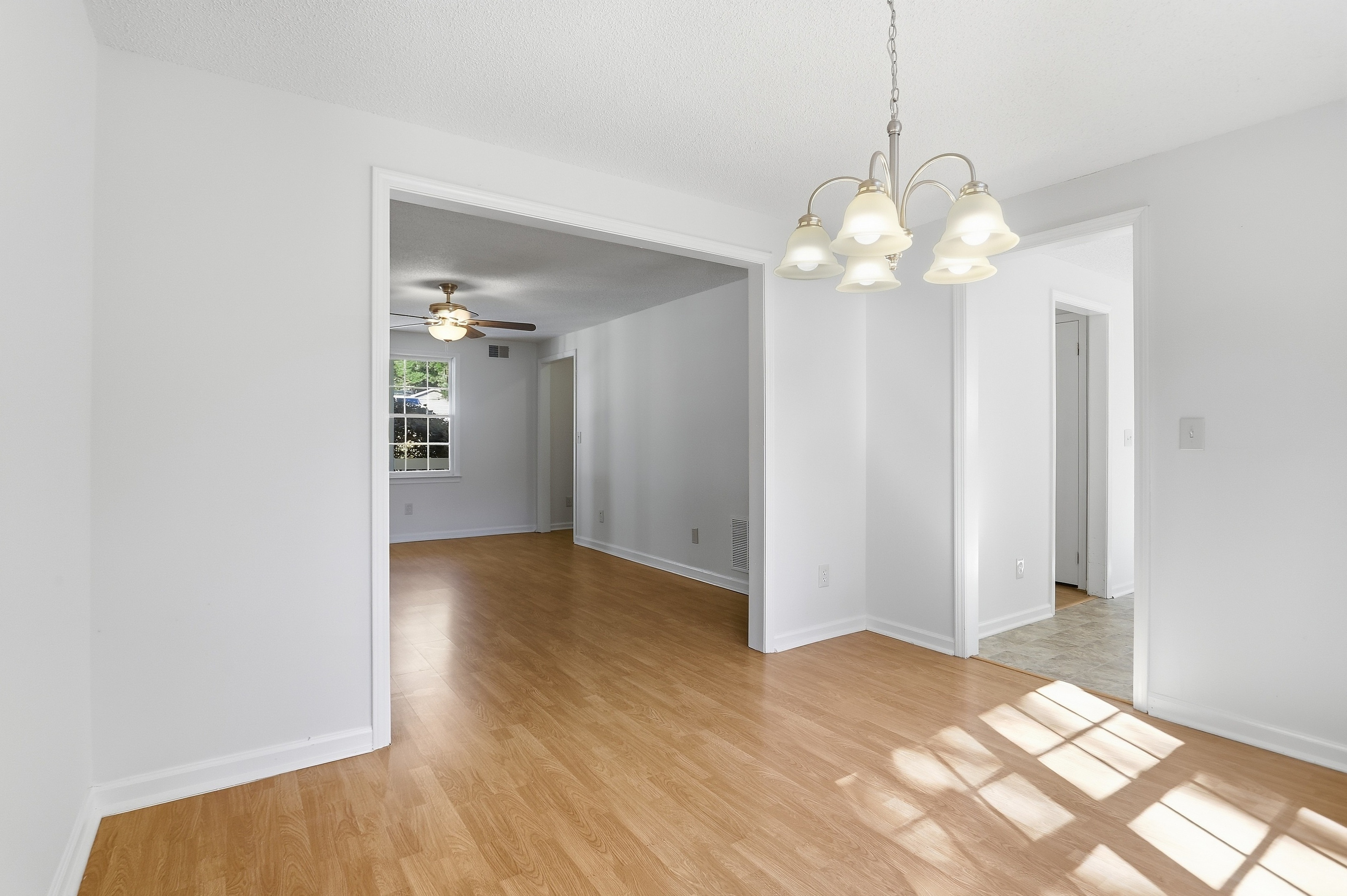 Photo 8 of 24 of 4400 Hidden Meadow Cir, Sugar Hill, GA