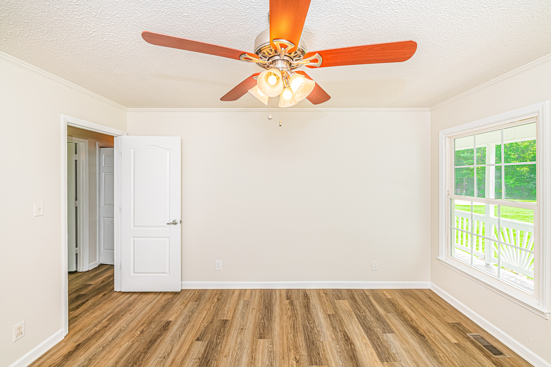 Photo 4 of 21 of 2919 Glebe Rd, Henderson, NC