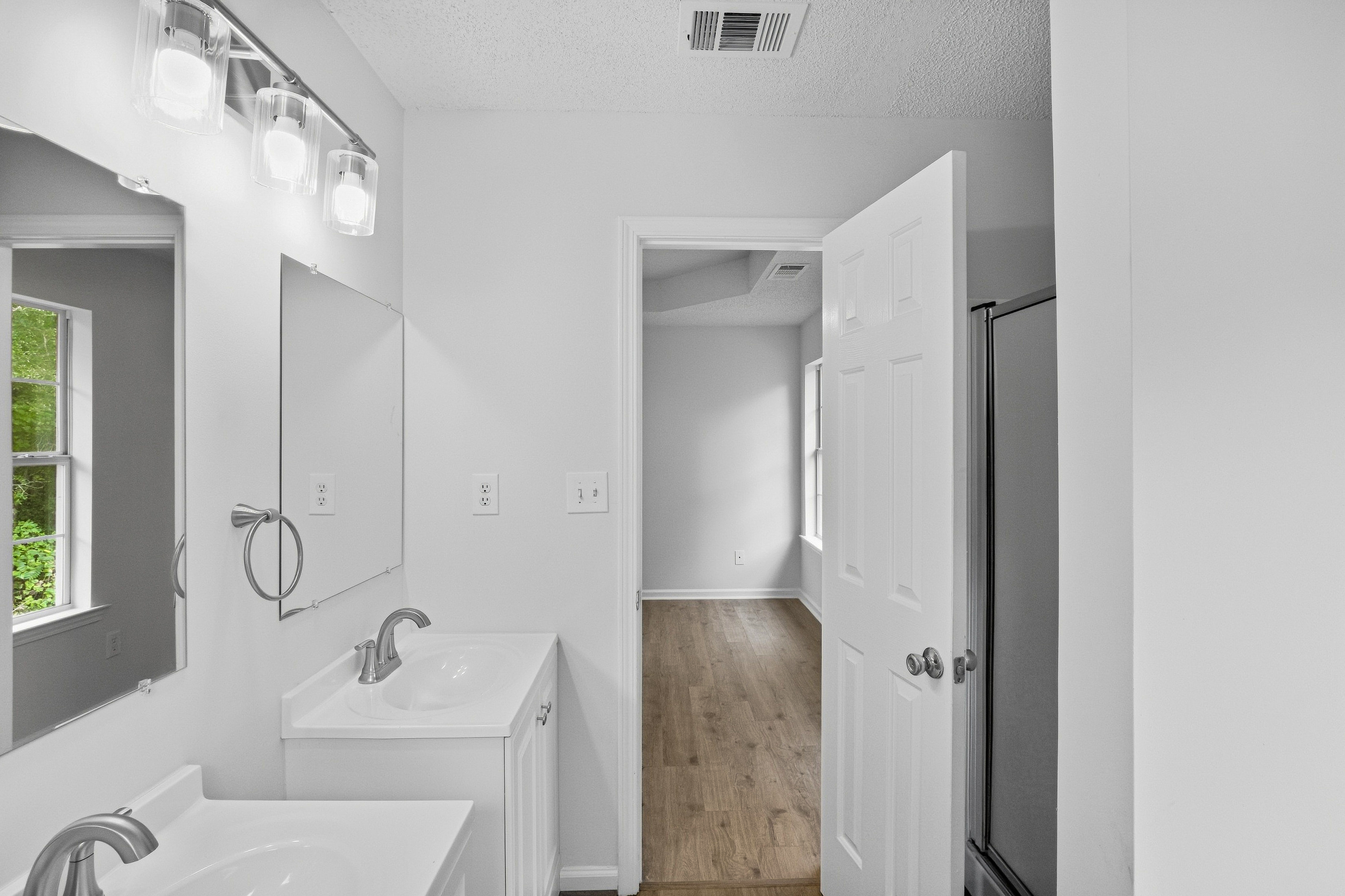 Photo 26 of 36 of 5129 Buchli Crest Ct, Lithonia, GA