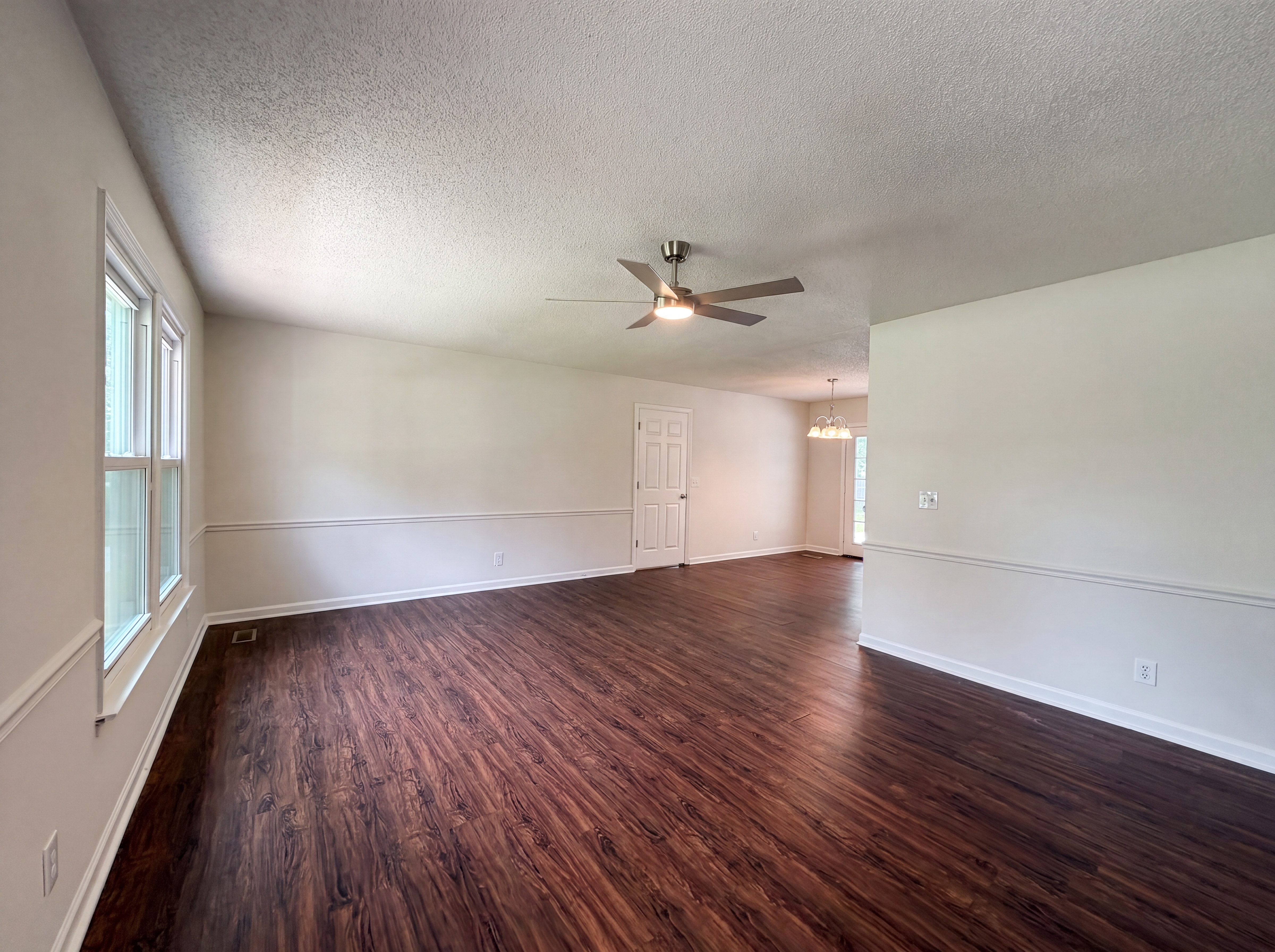 Photo 6 of 22 of 4023 Cavalier Dr, Murfreesboro, TN