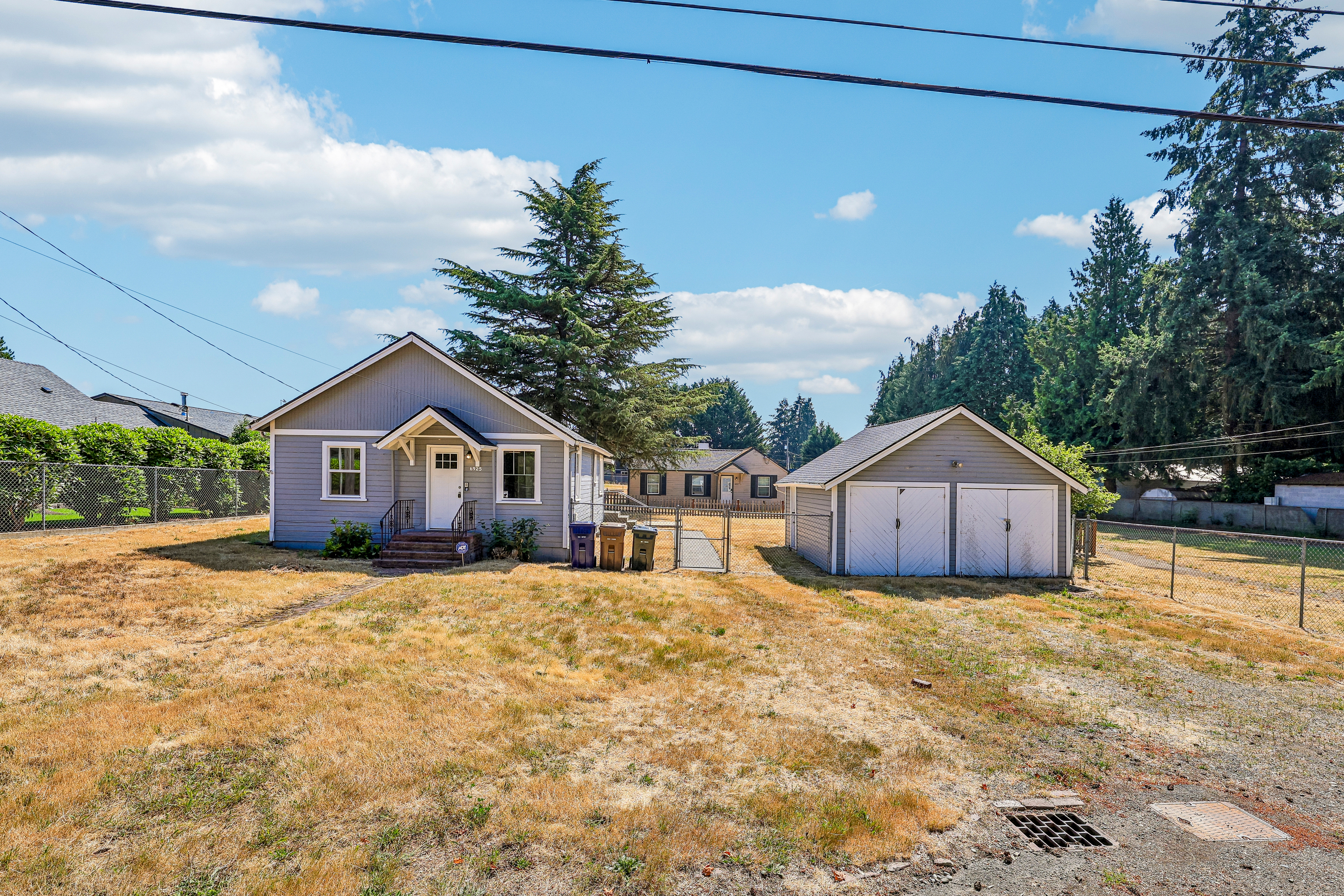 Photo 8 of 38 of 6925 52nd Ave W, University Place, WA