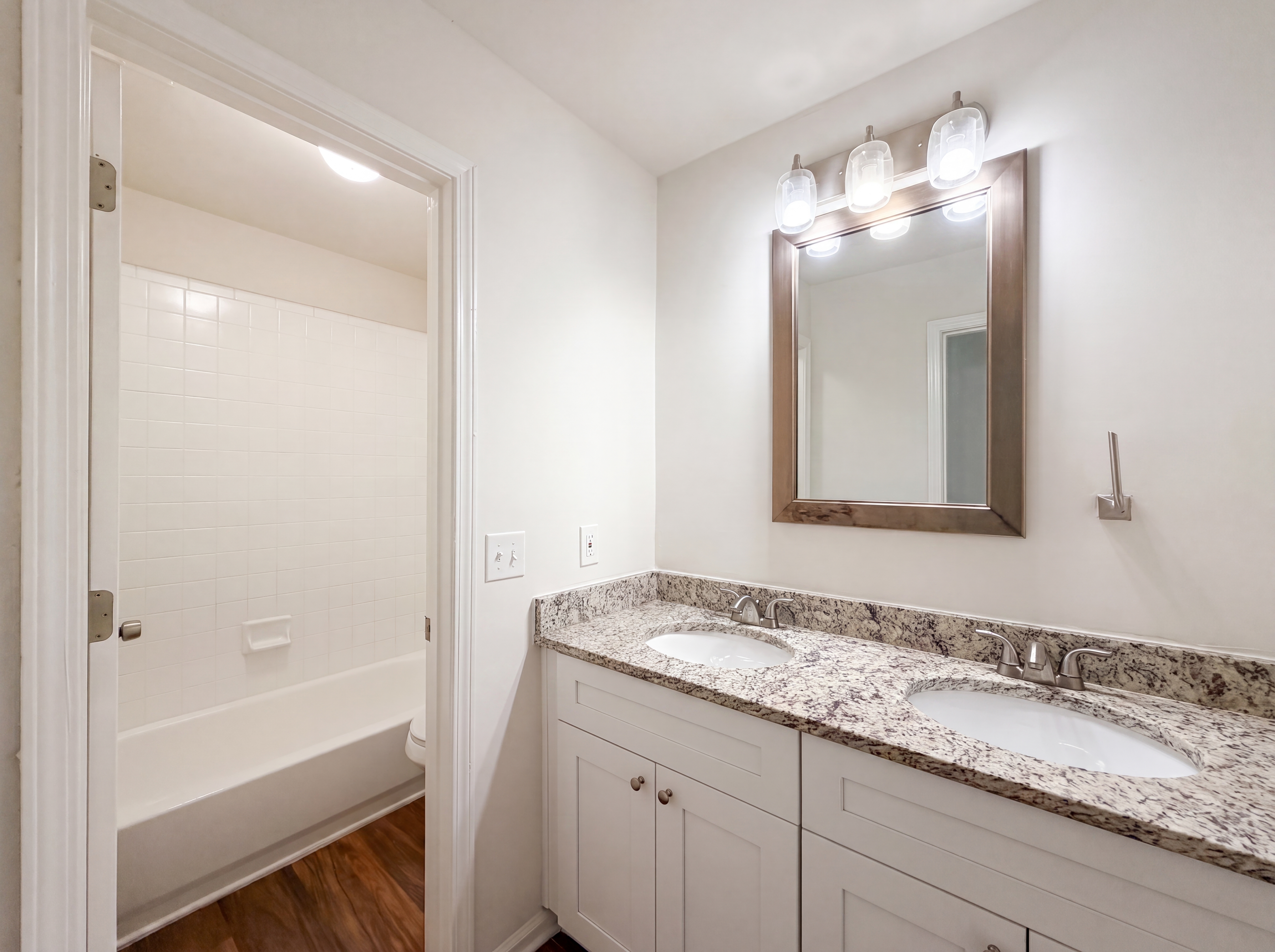 Photo 21 of 29 of 4141 Stillwater Pt, Ellenwood, GA