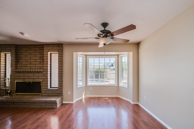 Photo 12 of 36 - 15 E Muriel Dr, Phoenix, AZ 85022