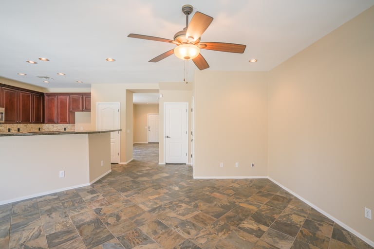 Photo 9 of 31 - 18563 W Fairway Dr, Surprise, AZ 85374