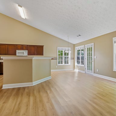 Property photo 2 of 2414 Caneridge Pt SW
