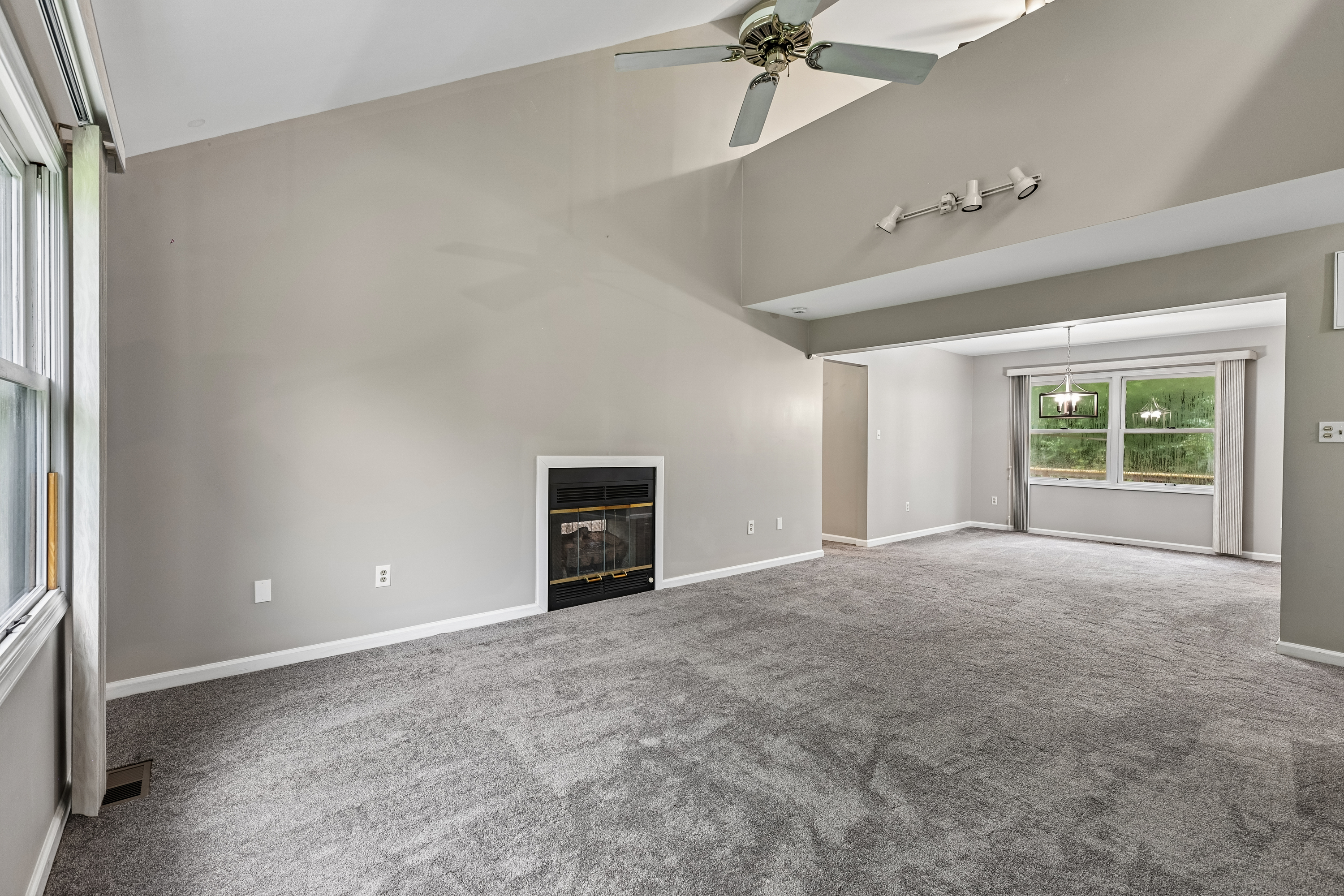 Photo 4 of 46 of 11811 Gordon Rd, Fredericksburg, VA