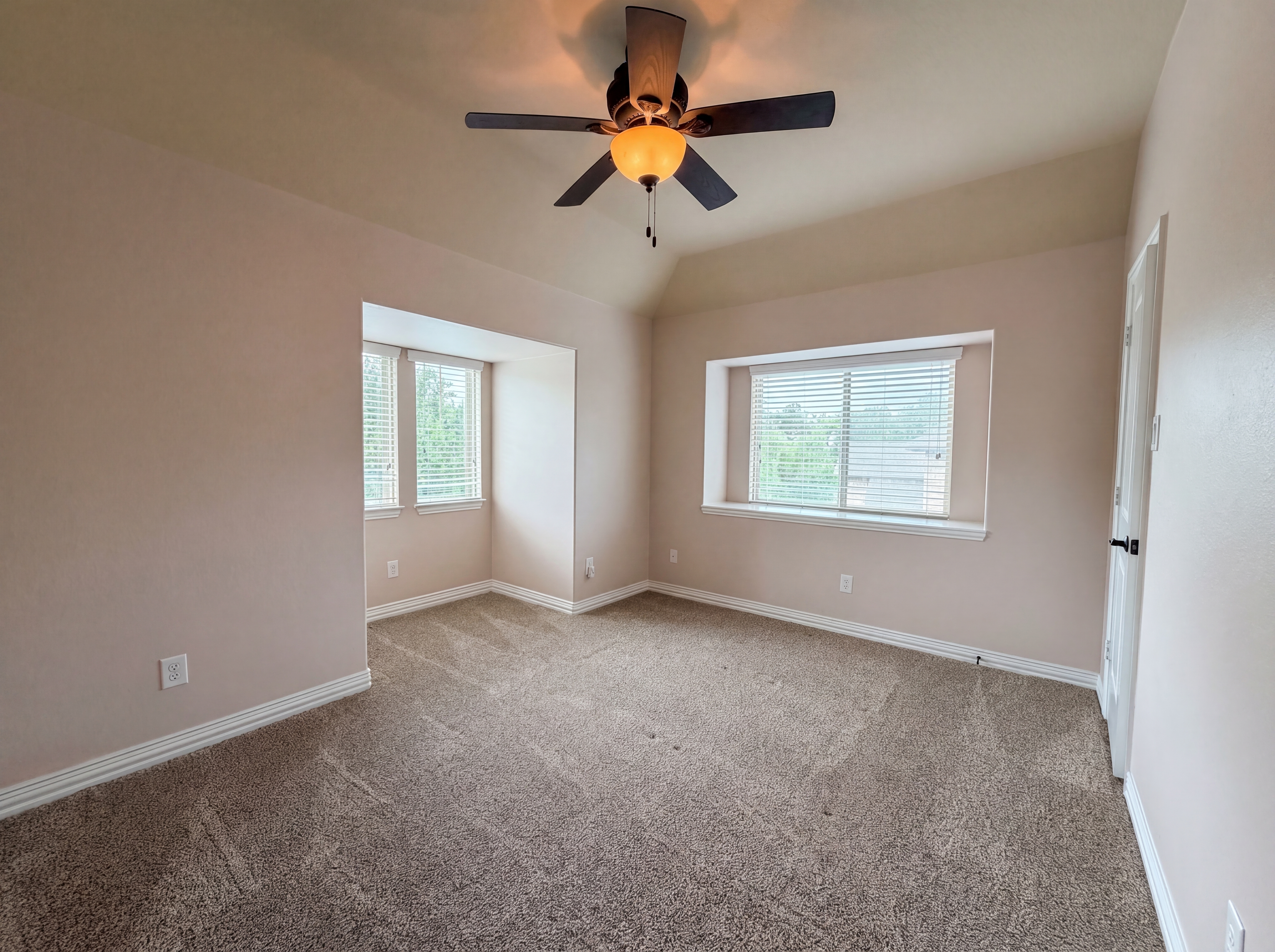 Photo 11 of 21 of 1036 Cedar Forest Dr, Conroe, TX