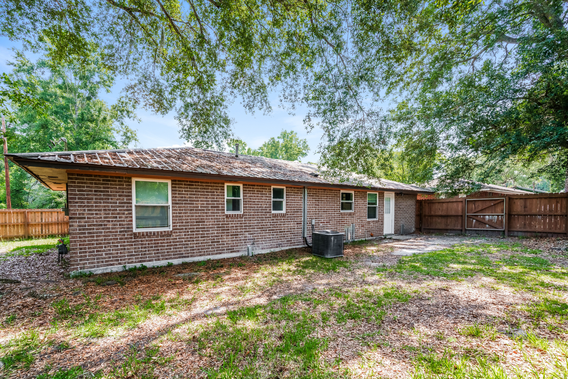 Photo 39 of 41 of 733 Sutton St, Jesup, GA