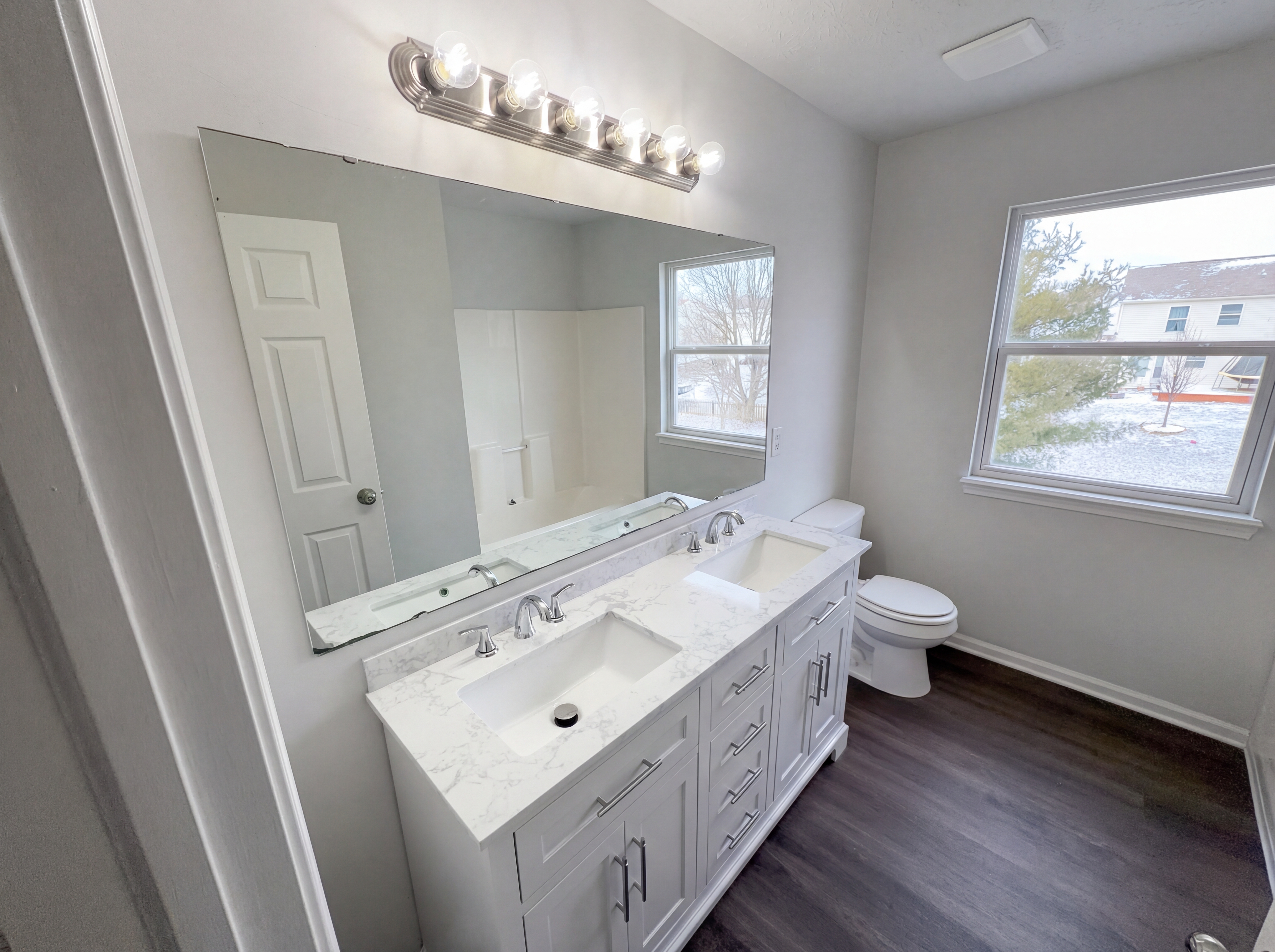 Photo 6 of 30 of 6454 Kentstone Dr, Indianapolis, IN