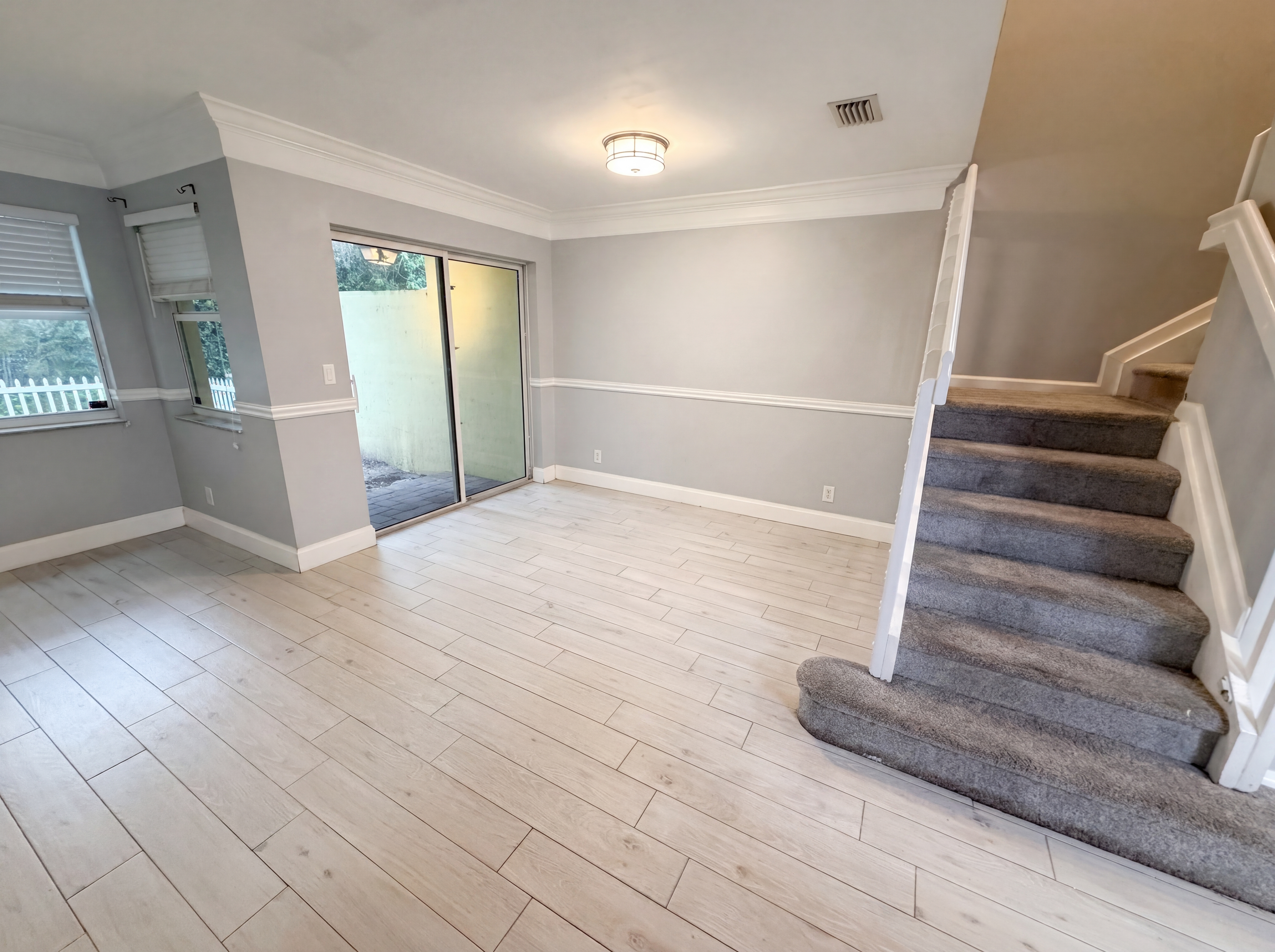 Photo 9 of 22 of 917 Imperial Lake Rd, West Palm Beach, FL