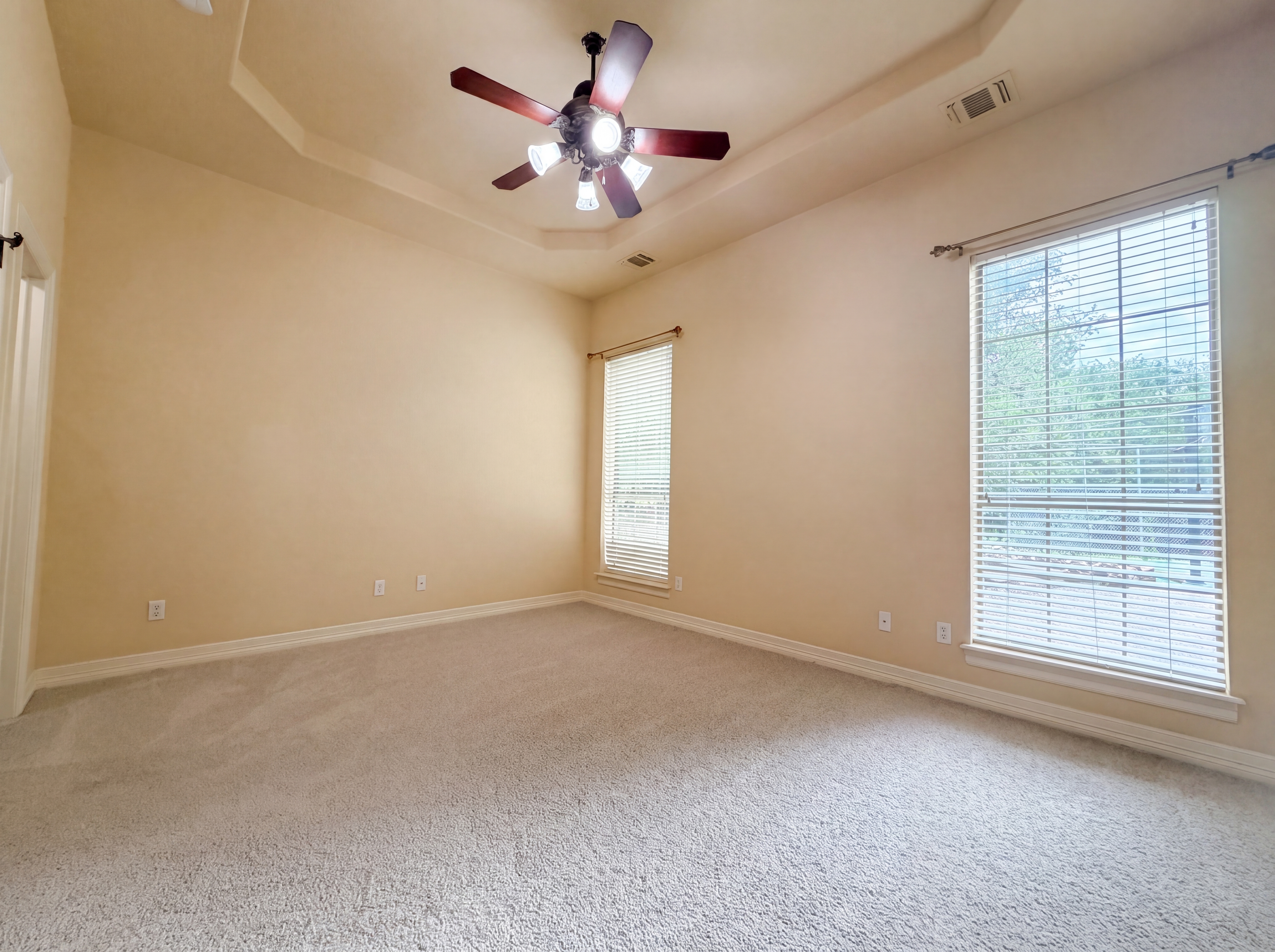 Photo 4 of 23 of 20646 Wahl Ln, San Antonio, TX