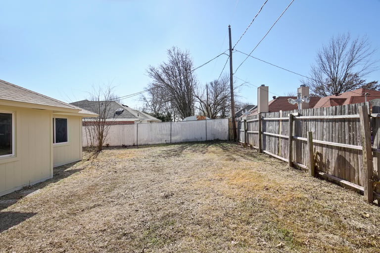 Photo 29 of 29 - 6800 Running Creek Dr, Arlington, TX 76001