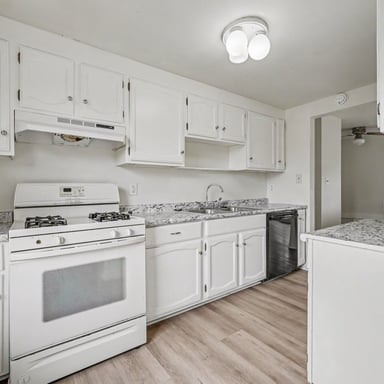 Property photo 2 of 6743 Leland Ave
