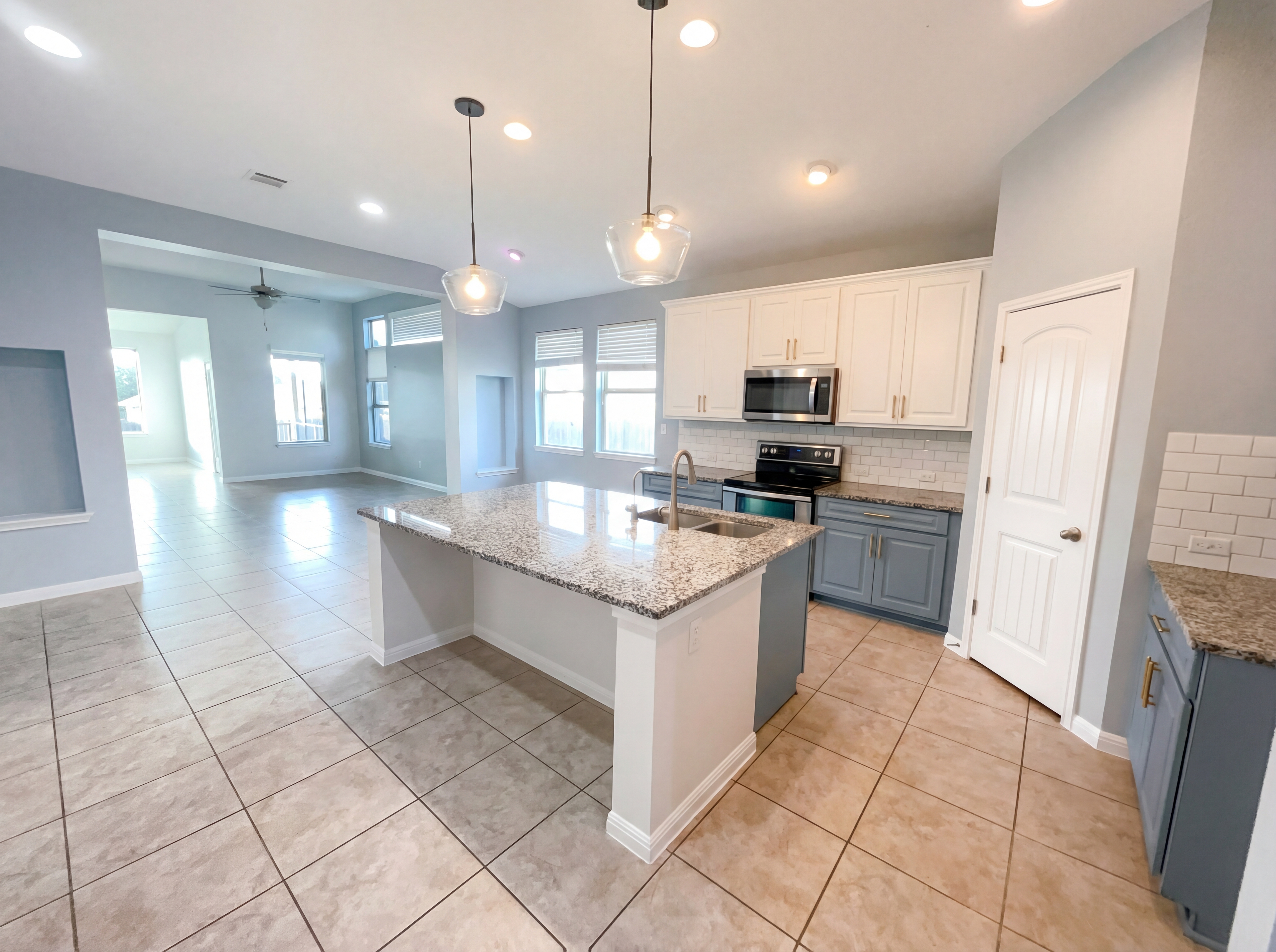Photo 2 of 19 of 19300 Elk Horn Dr, Pflugerville, TX