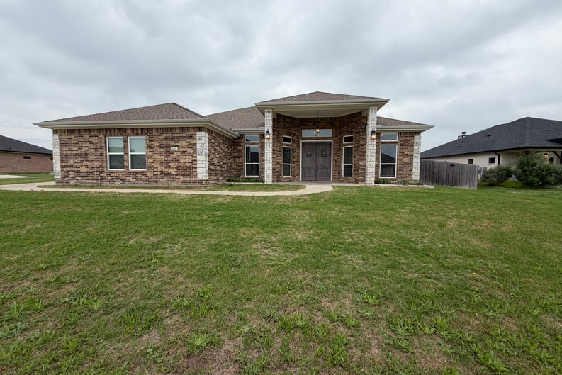 Property photo 1 of 6112 Wye Oak Dr