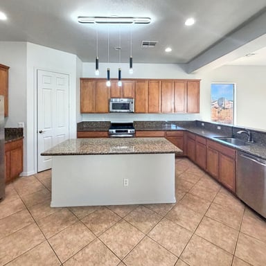 Property photo 3 of 8027 W San Miguel Ave
