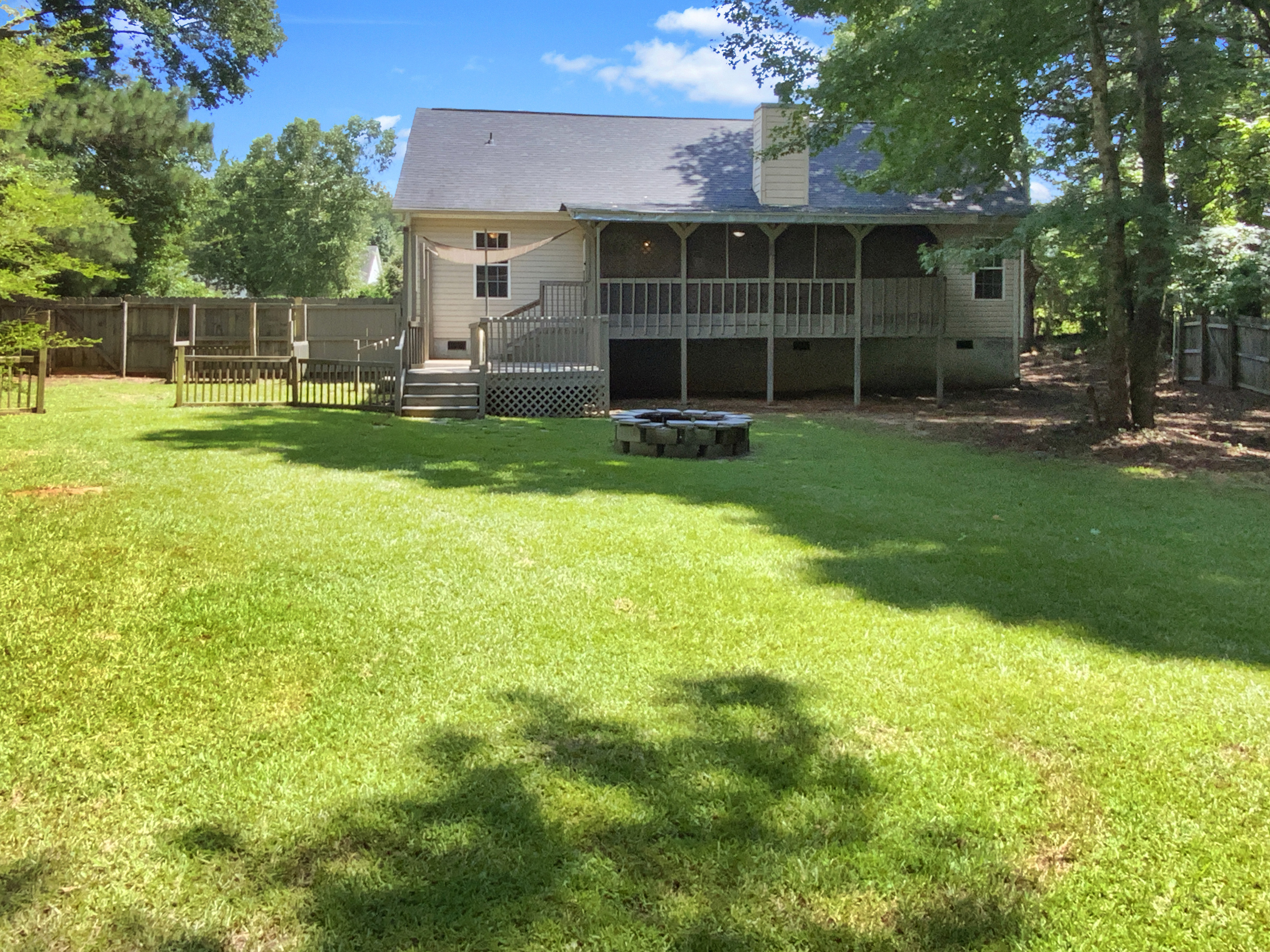 Photo 8 of 19 of 131 Morningside Dr, Jackson, GA