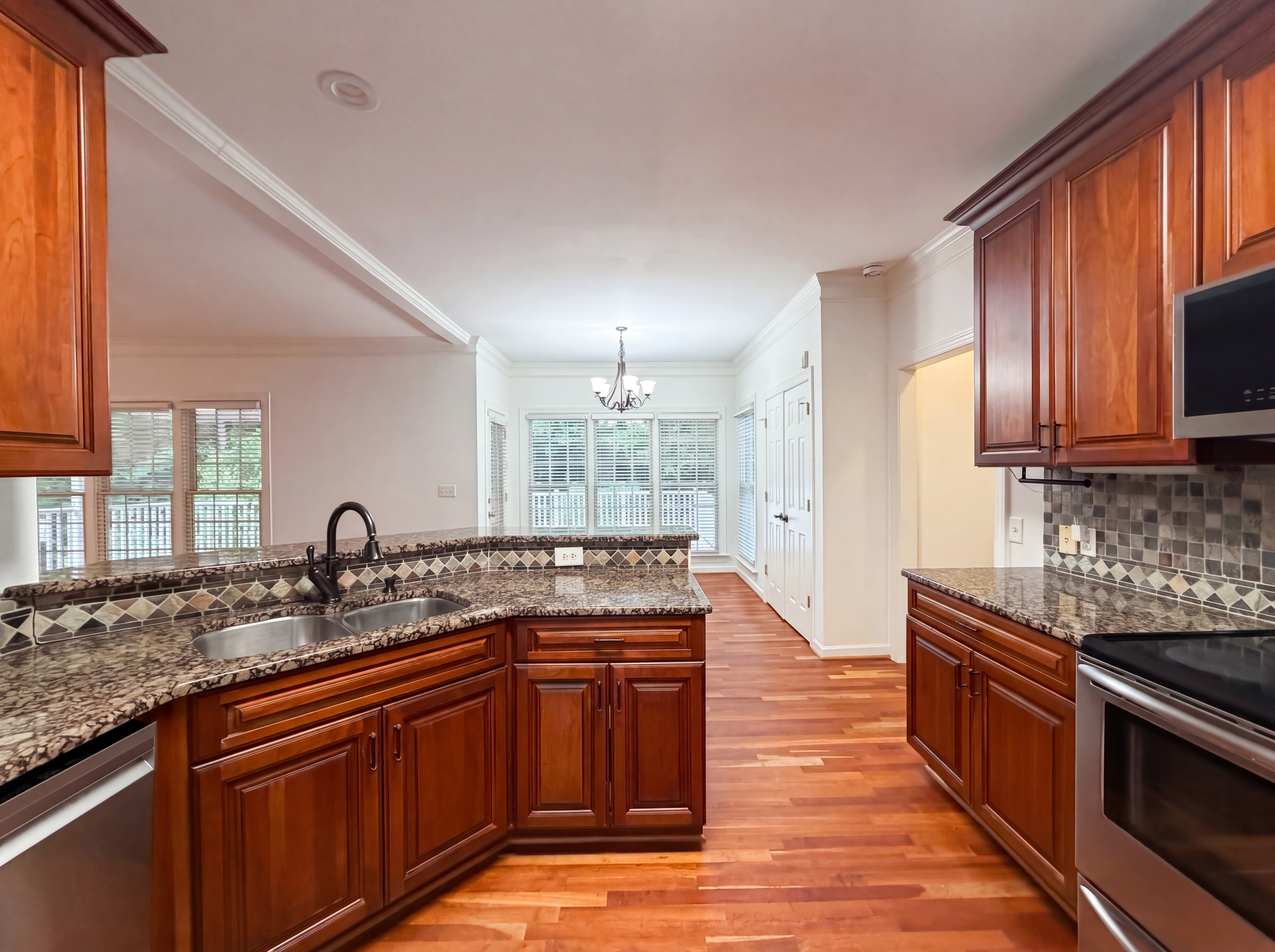 Photo 7 of 18 of 12341 Willingdon Rd, Huntersville, NC