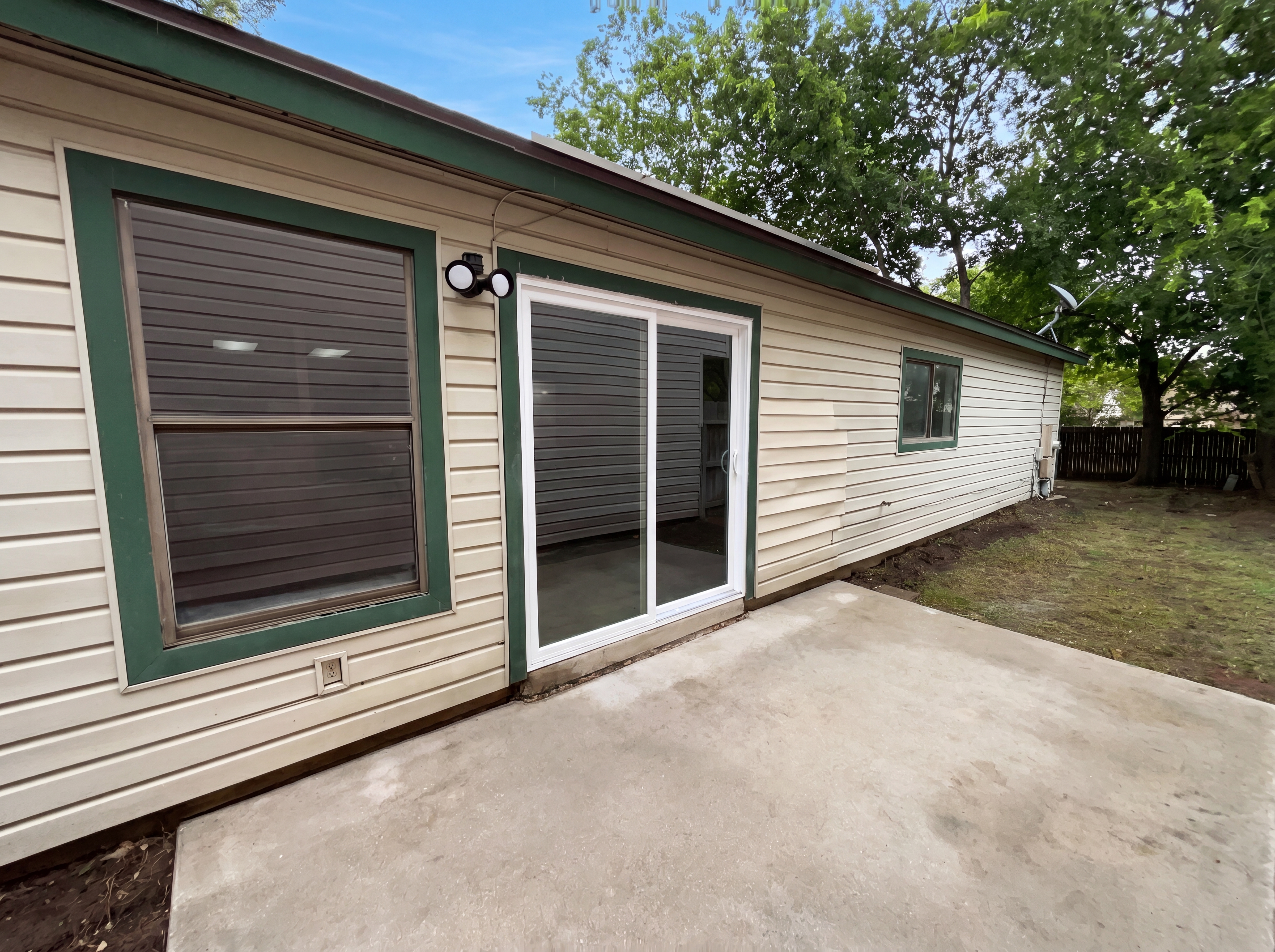 Photo 5 of 20 of 2830 Fisher Field Dr, San Antonio, TX