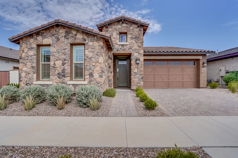Photo 2 of 21 - 10416 E Sebring Ave, Mesa, AZ 85212