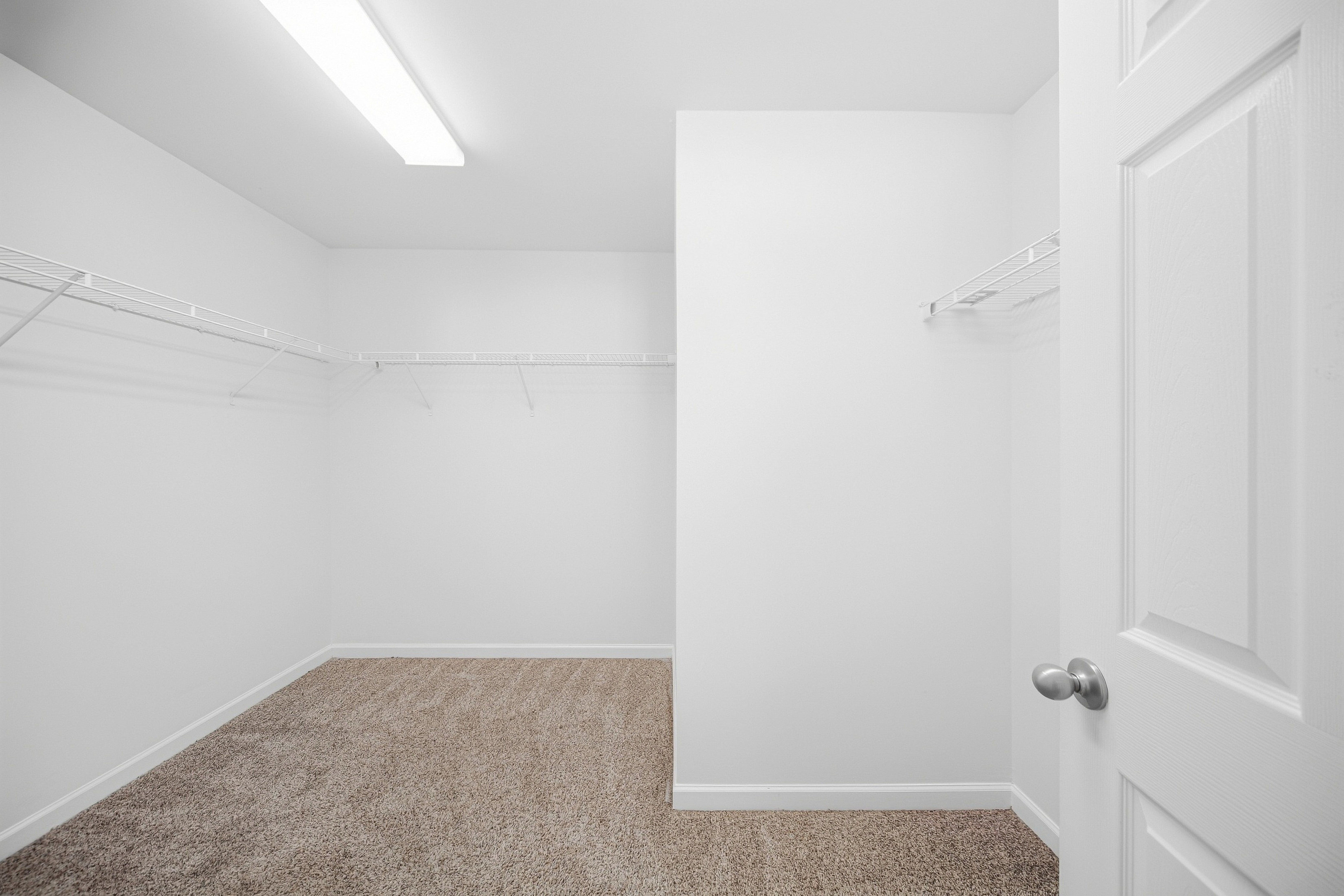 Photo 11 of 22 of 3318 Fernview Dr, Lawrenceville, GA