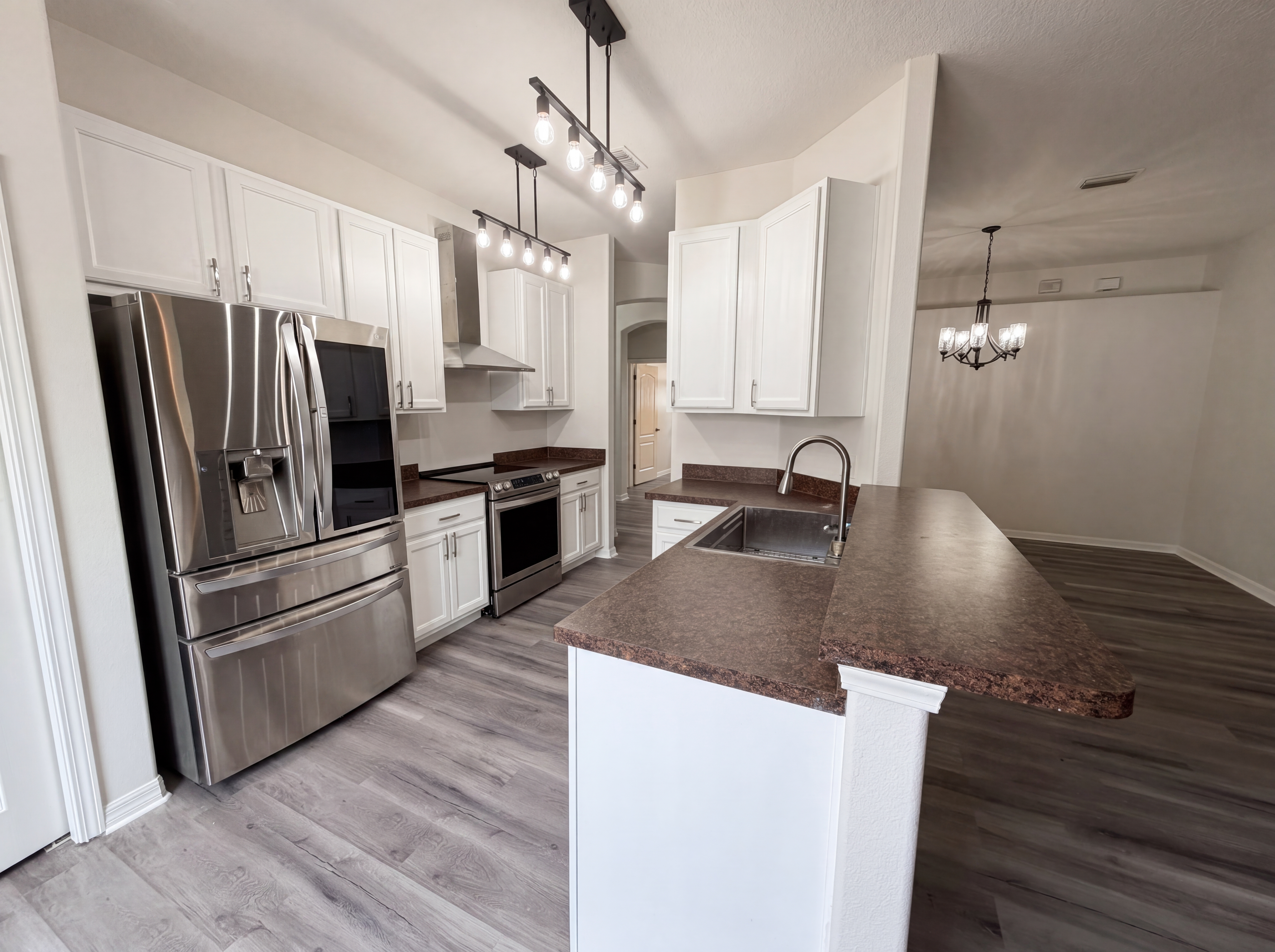 Photo 6 of 20 of 3408 Grove Blossom Ln, Plant City, FL