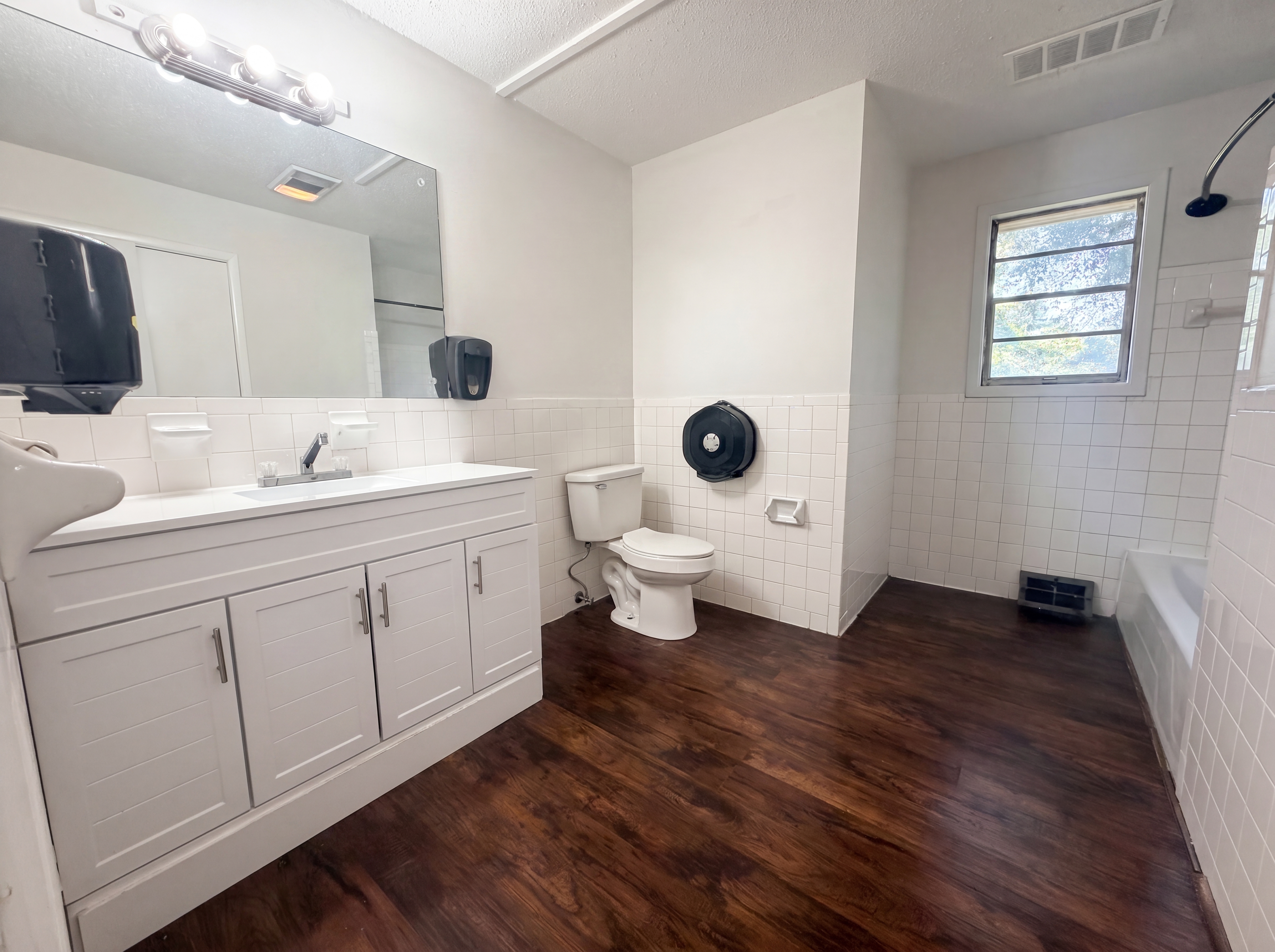 Photo 14 of 27 of 3115 33rd St SW, Birmingham, AL