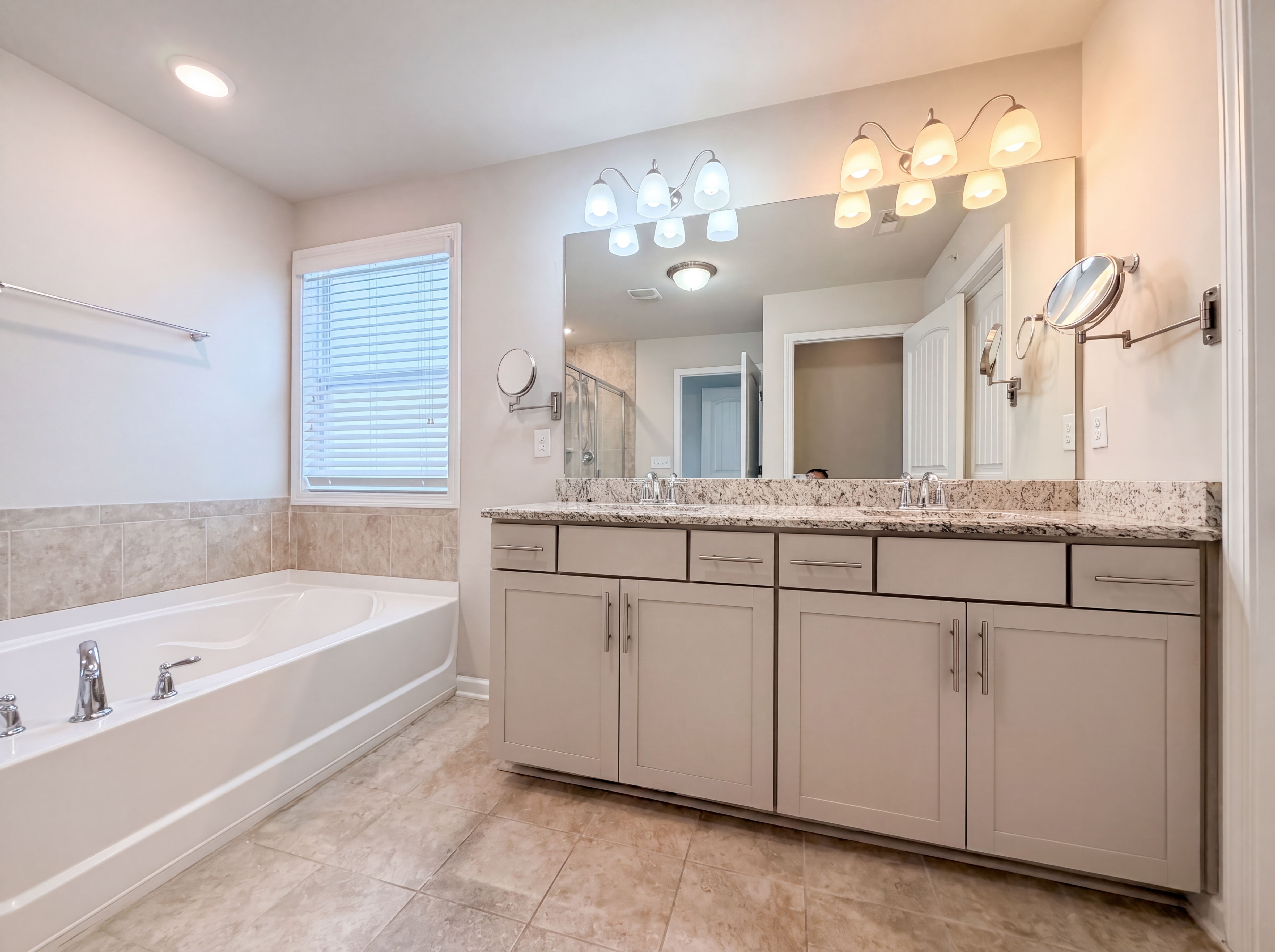 Photo 6 of 21 of 415 Prestige Ct, Pleasant View, TN