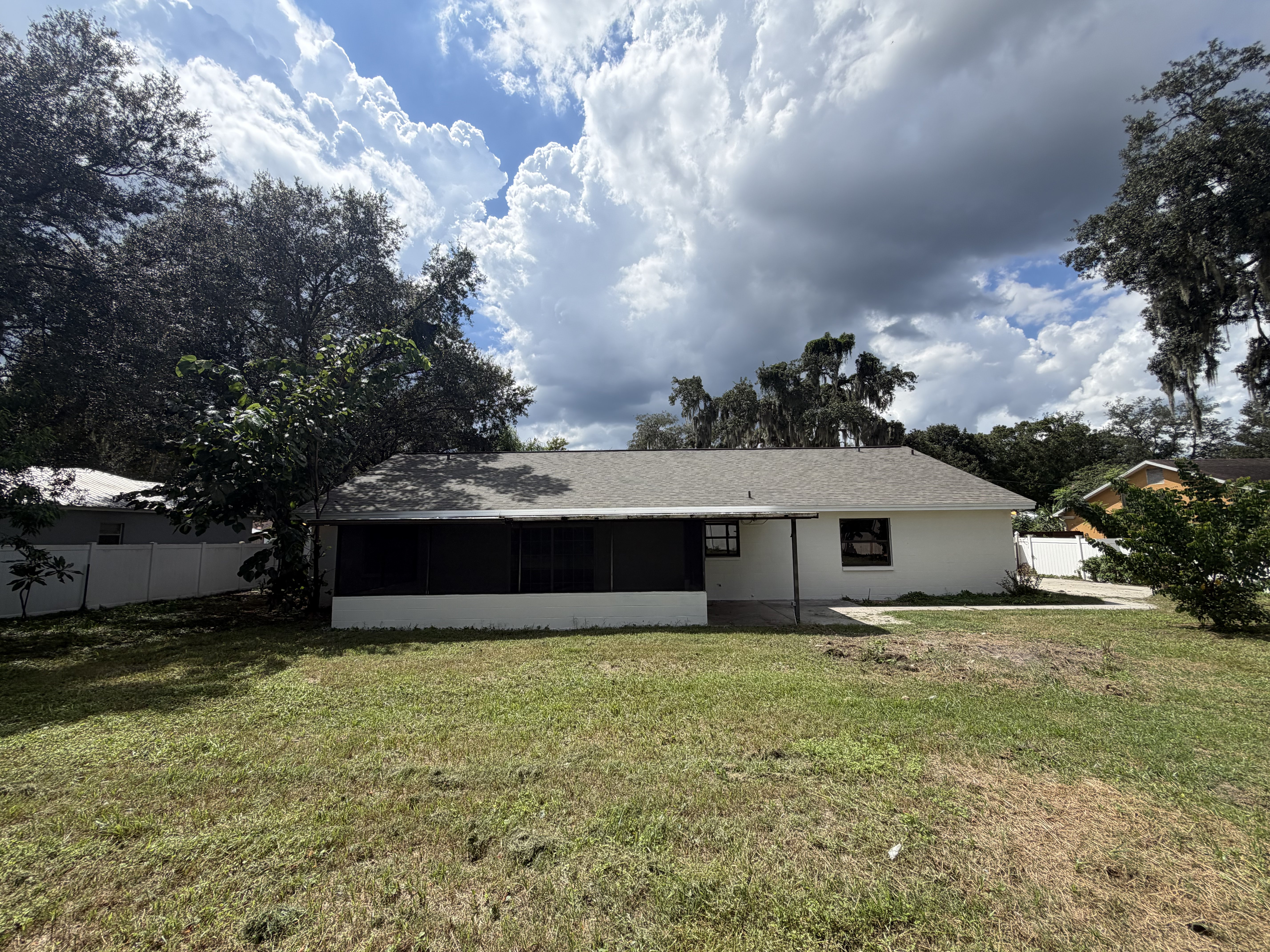 Photo 5 of 21 of 1711 Avant St, Valrico, FL