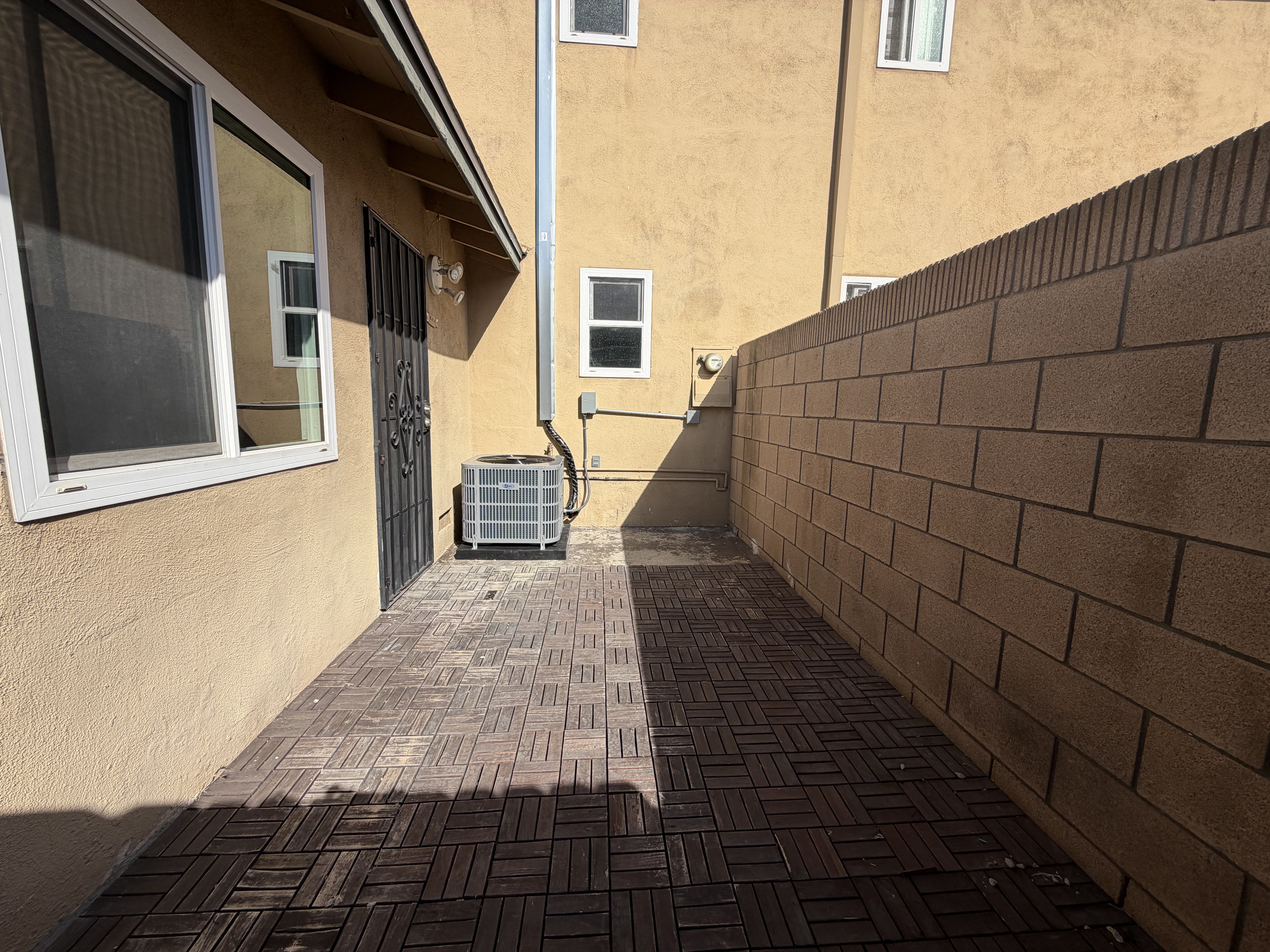 Photo 7 of 33 of 12927 Lariat Ln, Norwalk, CA
