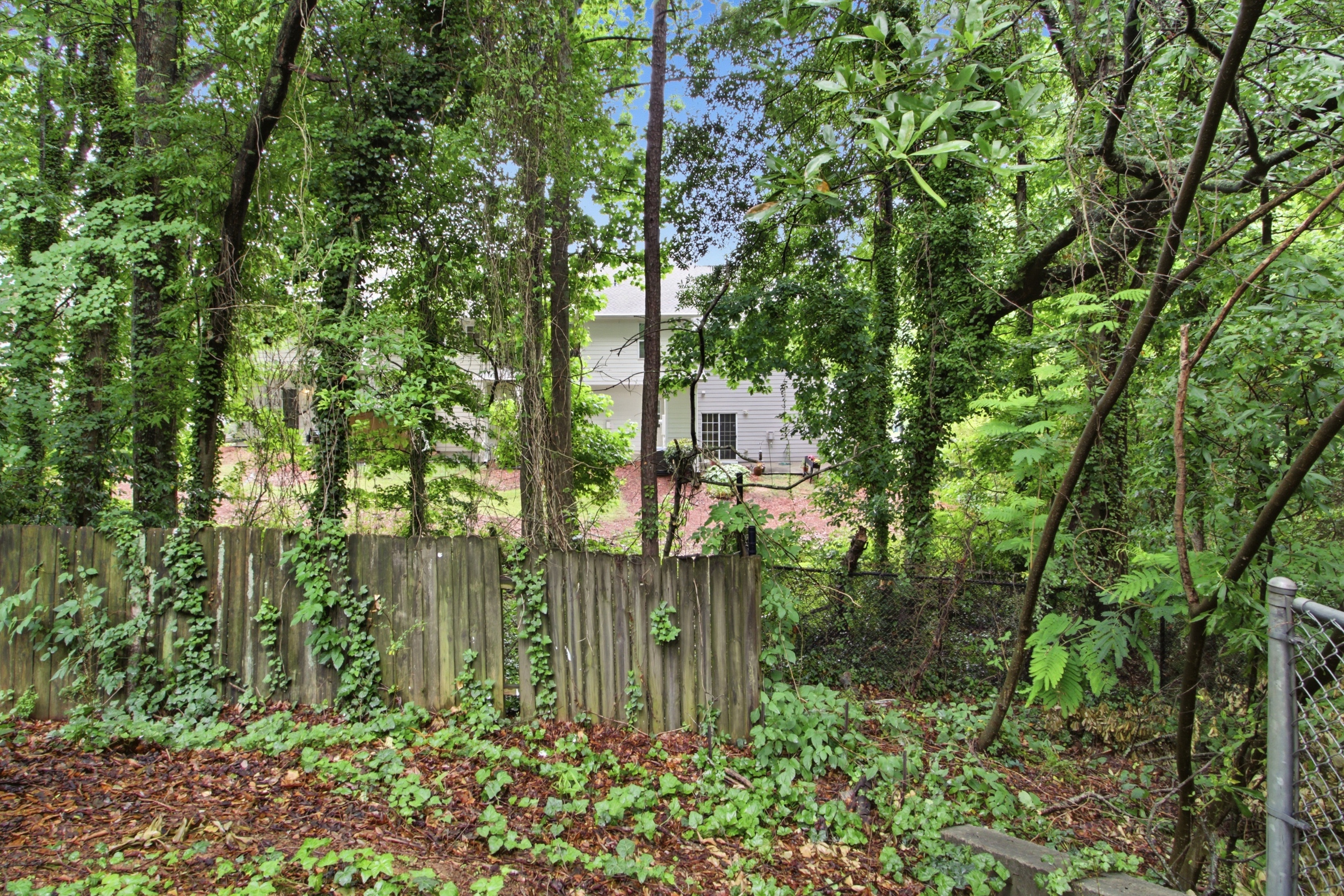 Photo 25 of 27 of 2025 Shawn Wayne Cir SE, Atlanta, GA