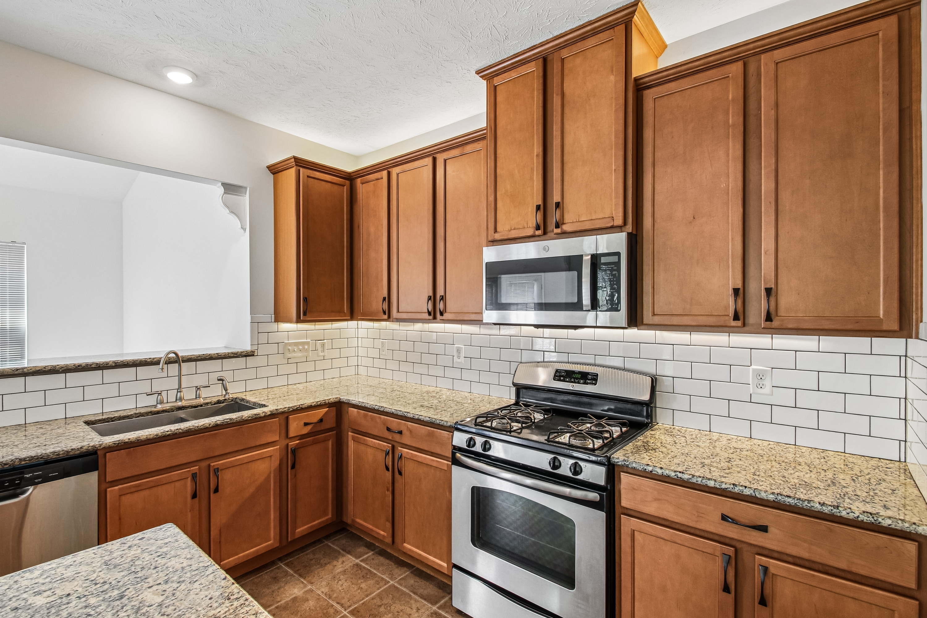 Photo 19 of 48 of 6007 Amber Dr, Farmington, NY