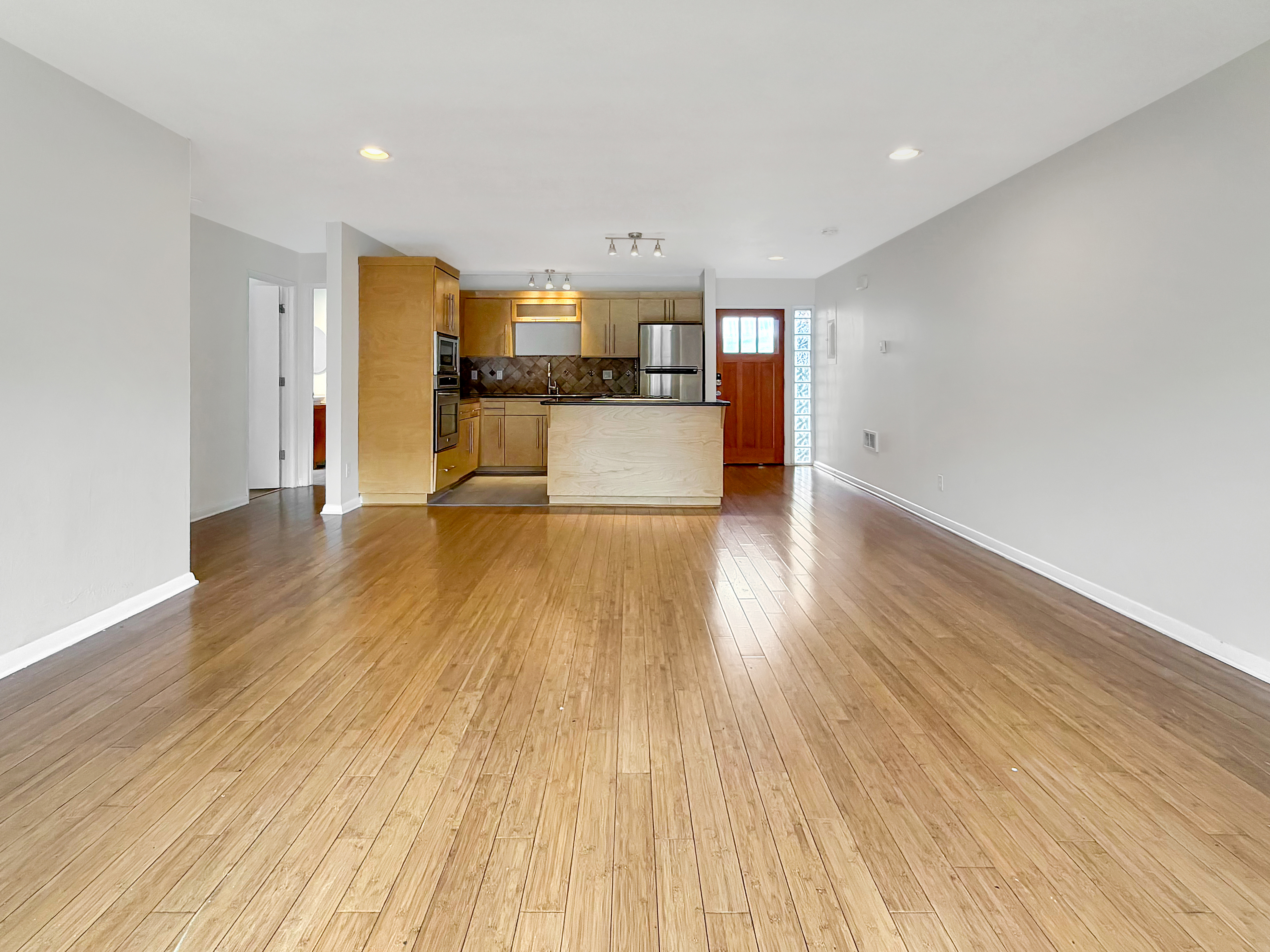 Photo 7 of 14 of 122 SE 73rd Ave, Portland, OR