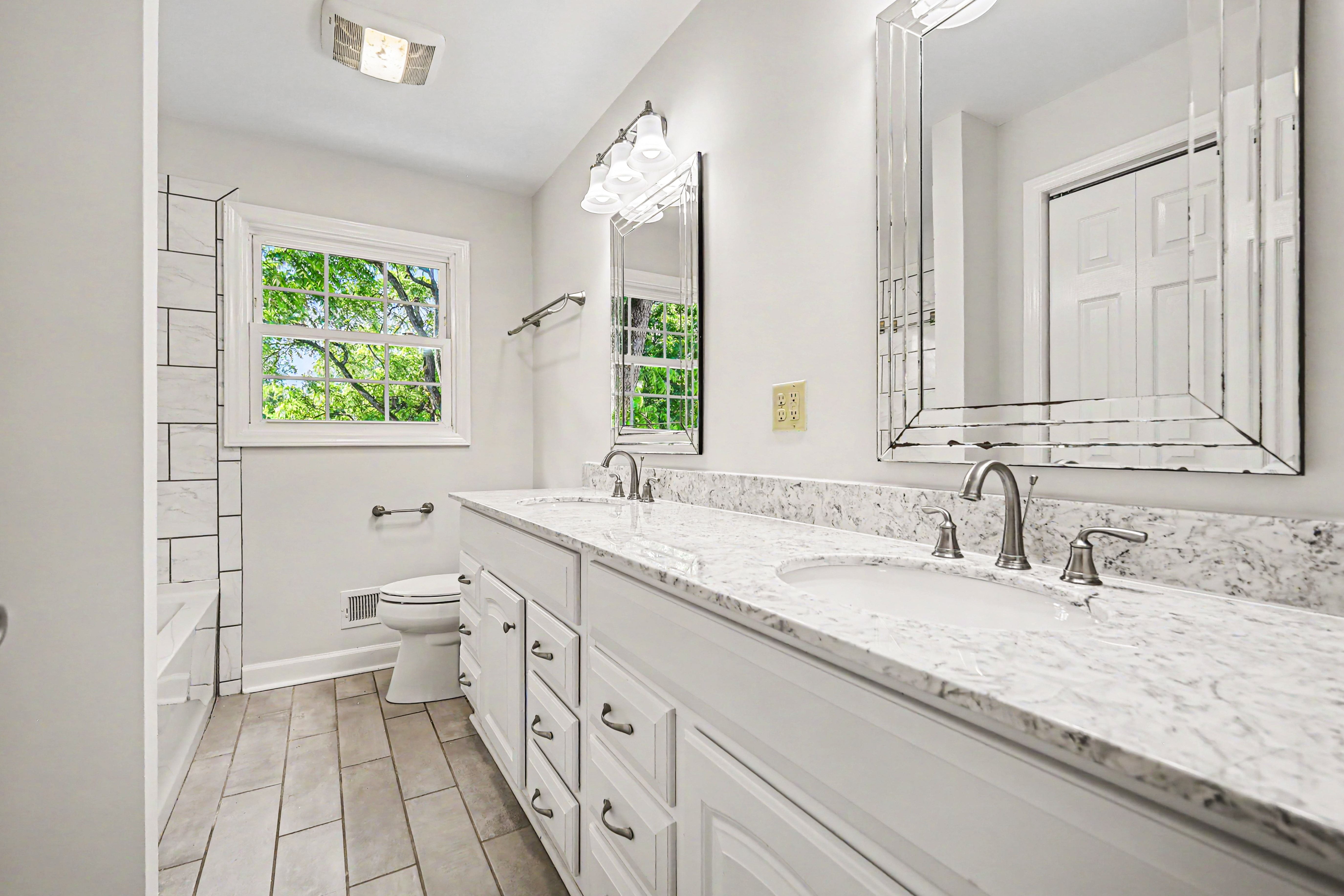 Photo 6 of 23 of 211 Windsor Dr, Shelby, NC