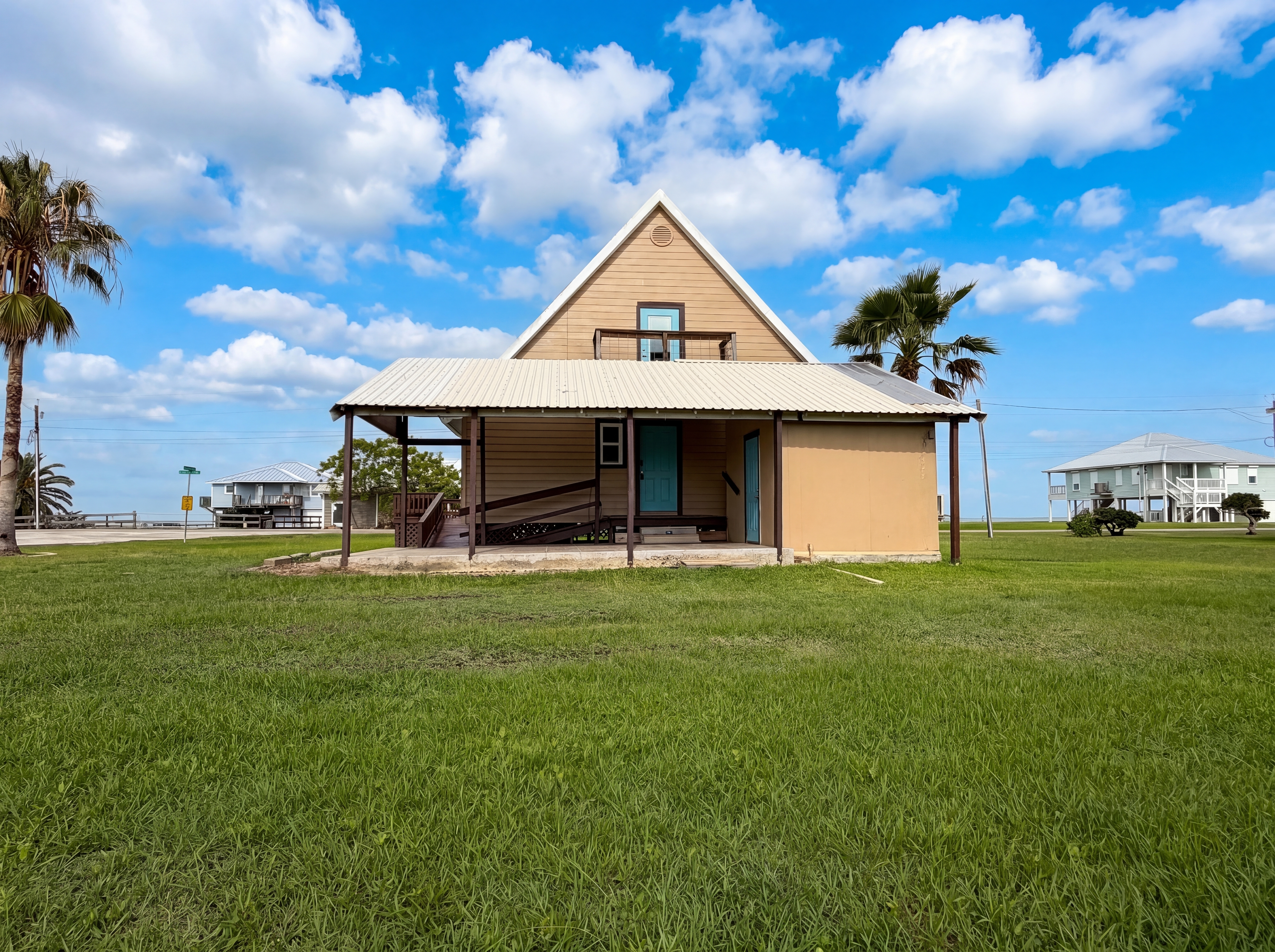 Photo 5 of 19 of 552 Marshall Johnson Ave S, Port Lavaca, TX