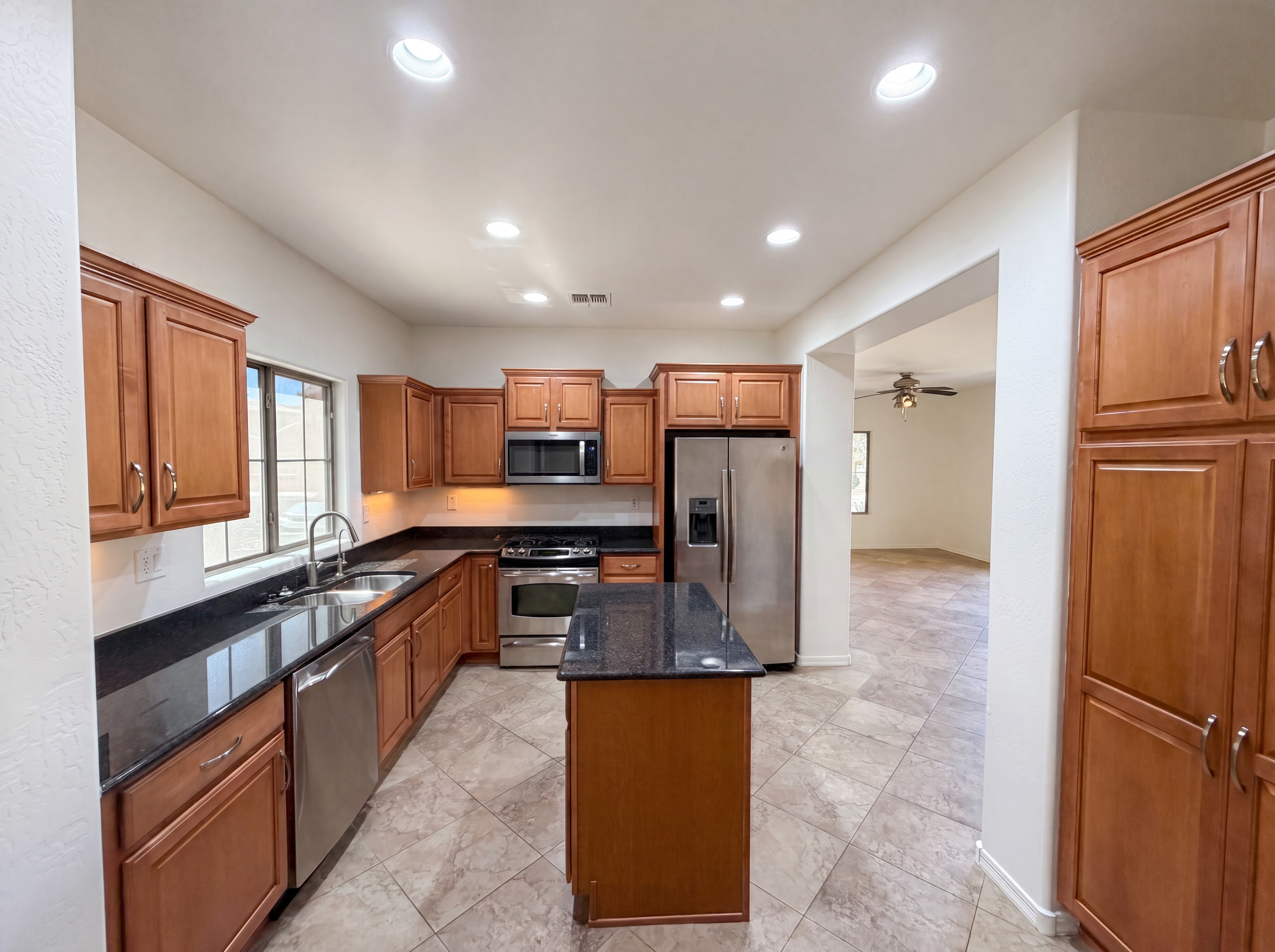 Photo 8 of 22 of 3968 E Melinda Dr, Phoenix, AZ