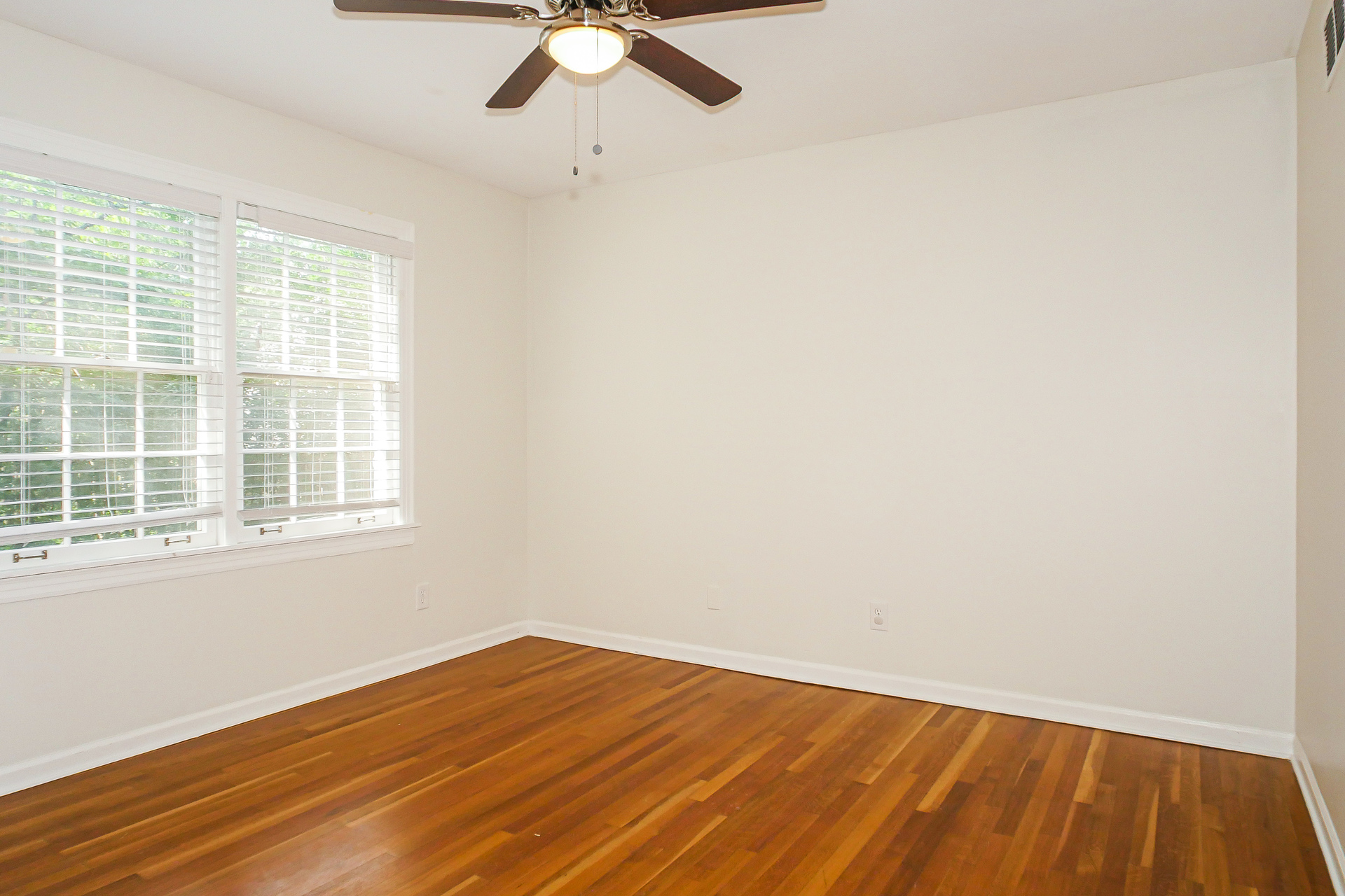 Photo 17 of 22 of 2415 Kirby Rd, Memphis, TN