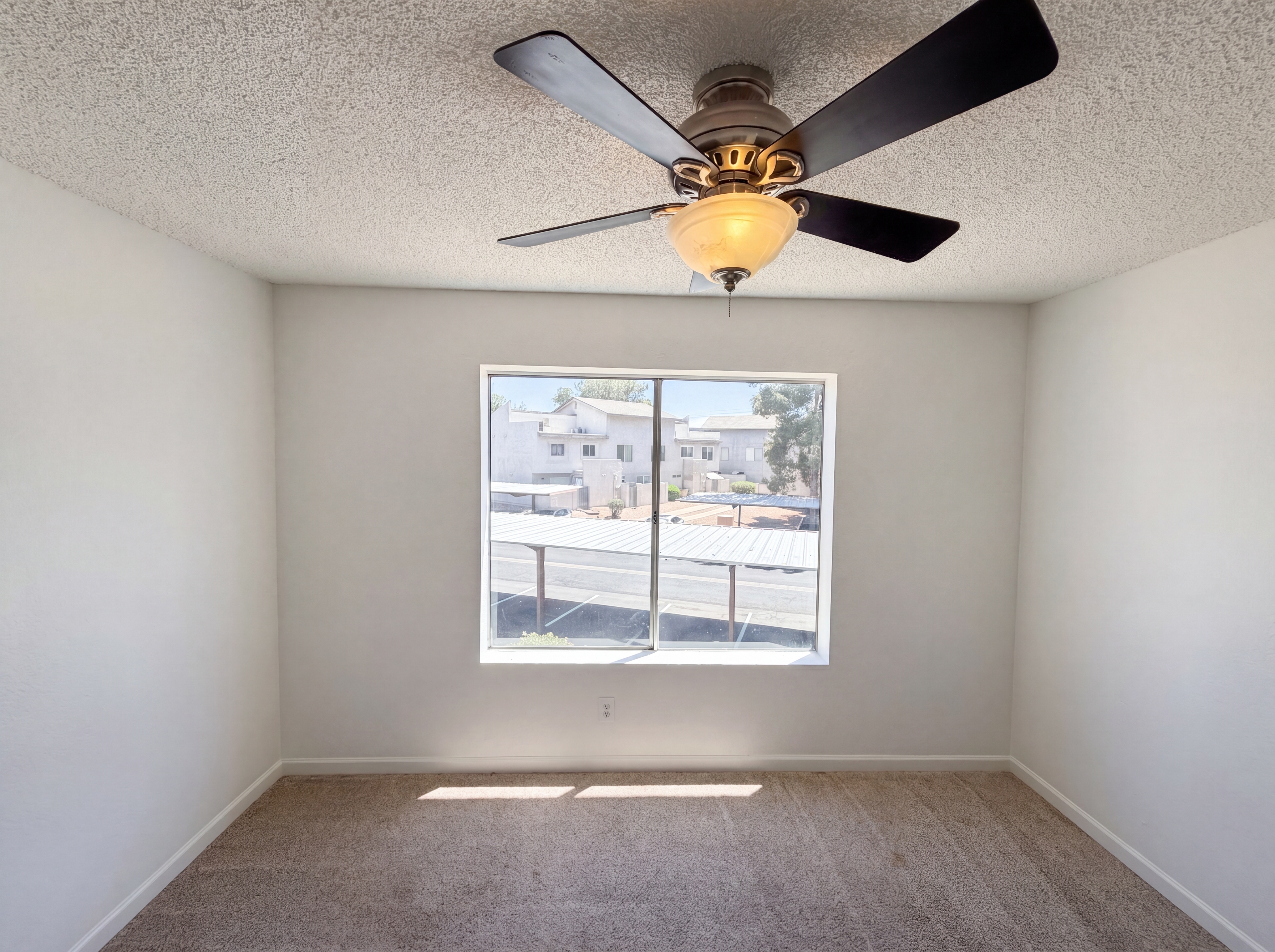 Photo 9 of 19 of 19601 N 7th St, Phoenix, AZ