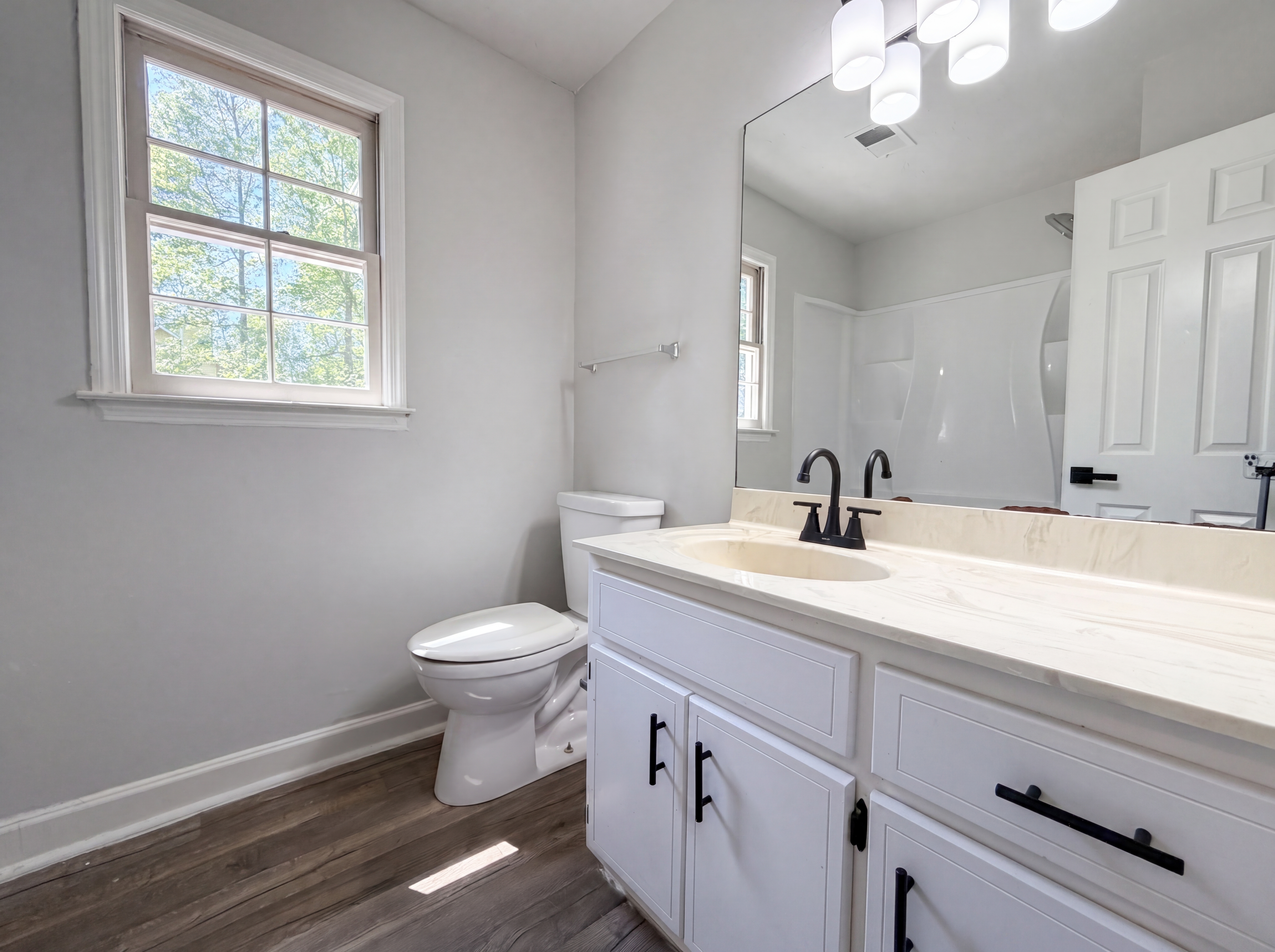 Photo 11 of 22 of 1033 Chestnut Hill Cir SW, Marietta, GA