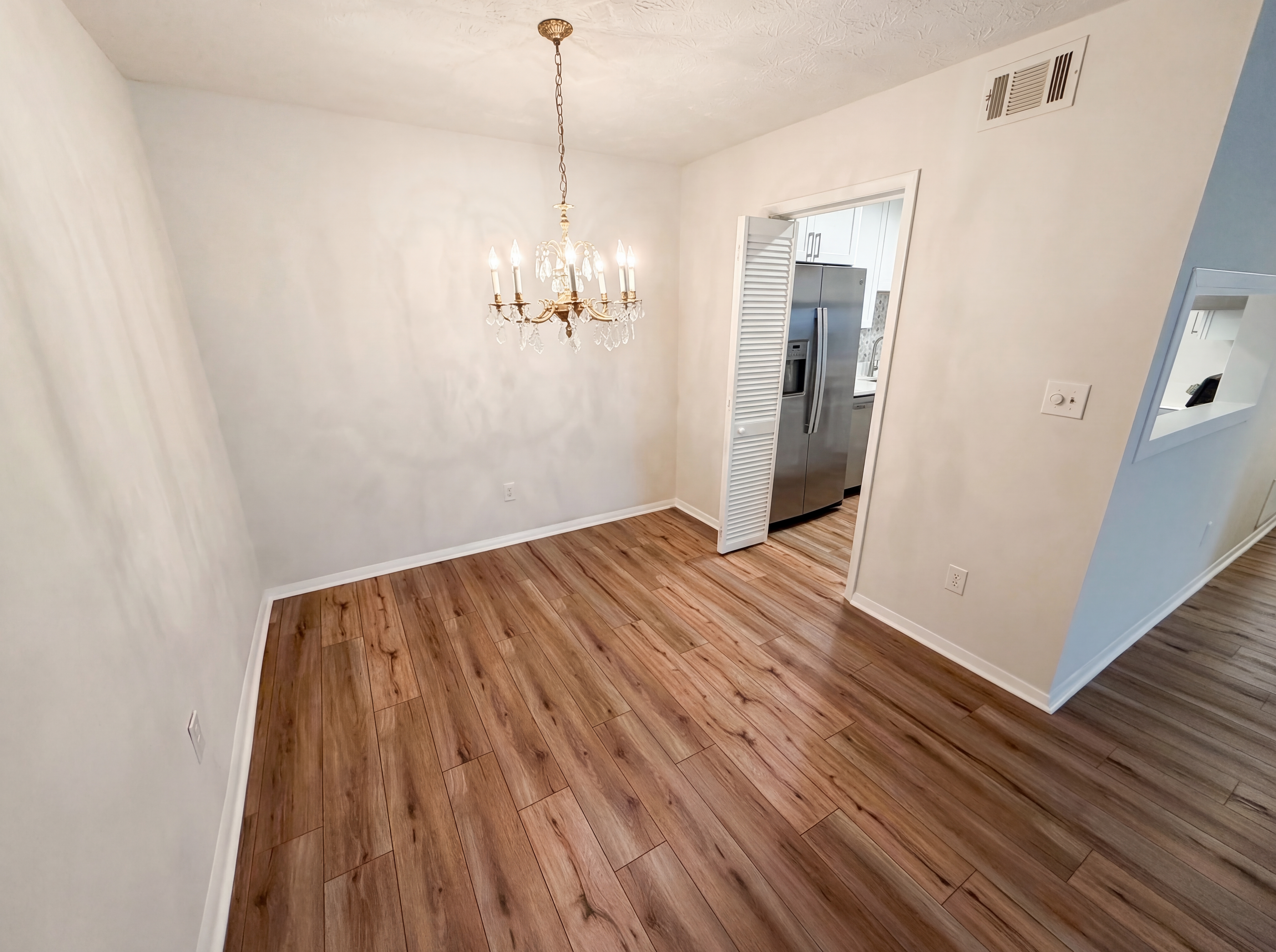 Photo 13 of 24 of 1013 Dunbar Dr, Atlanta, GA